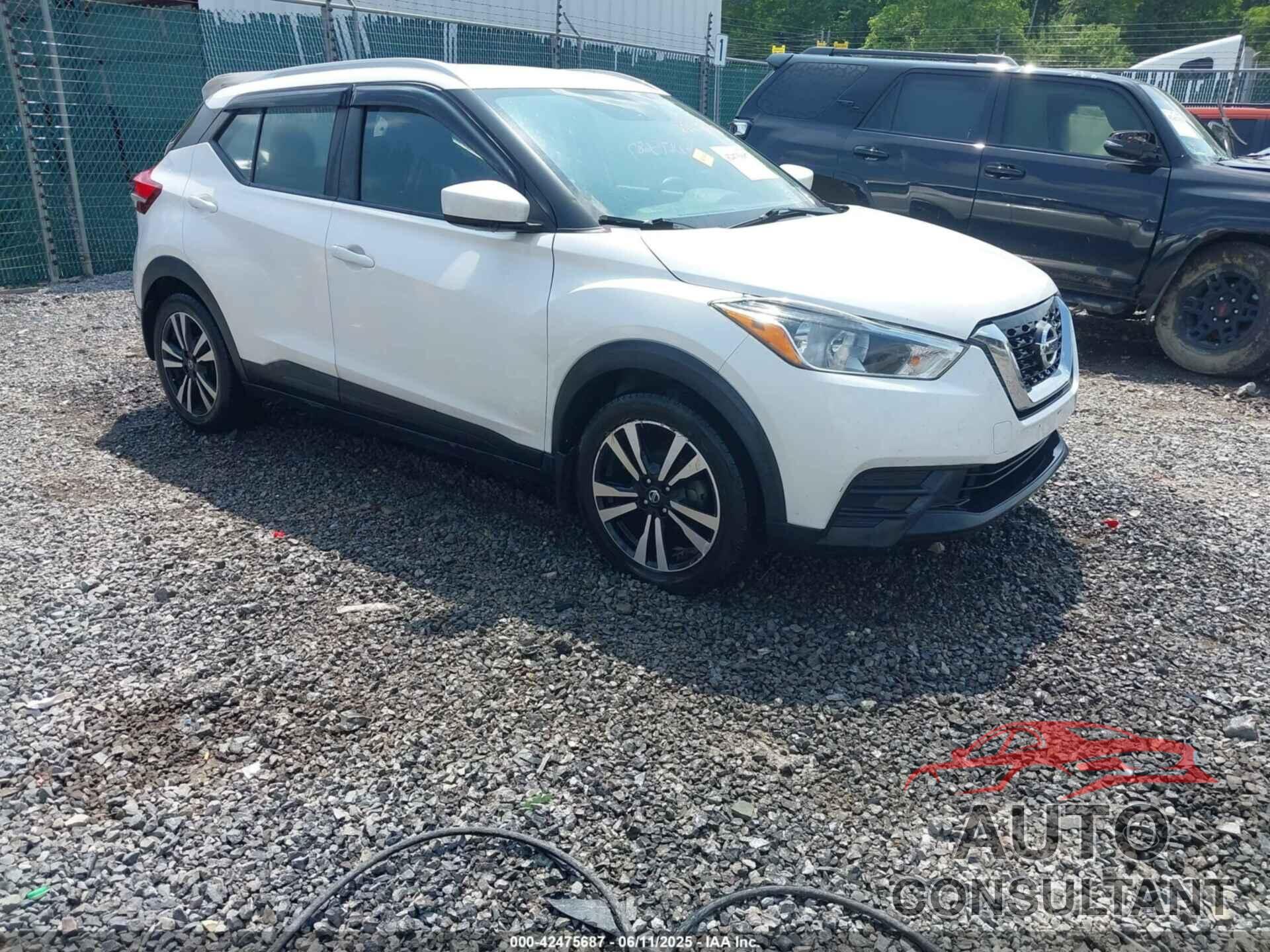 NISSAN KICKS 2018 - 3N1CP5CU4JL535375