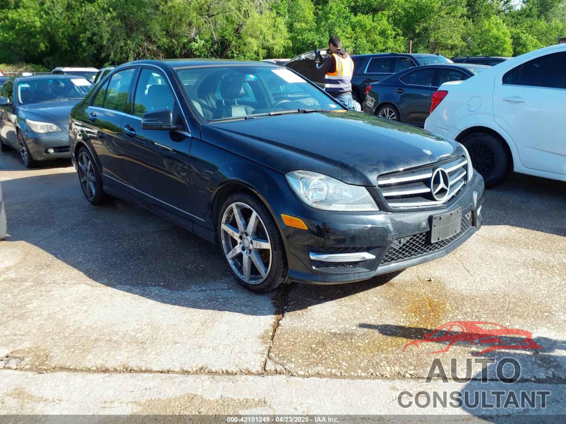 MERCEDES-BENZ C-CLASS 2014 - WDDGF4HB1EA958114