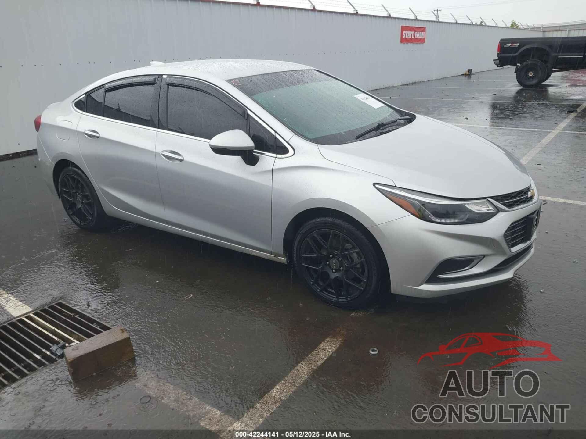 CHEVROLET CRUZE 2018 - 1G1BF5SM2J7193015