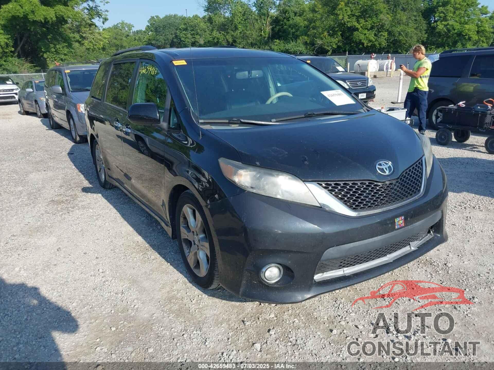 TOYOTA SIENNA 2013 - 5TDXK3DC0DS357678