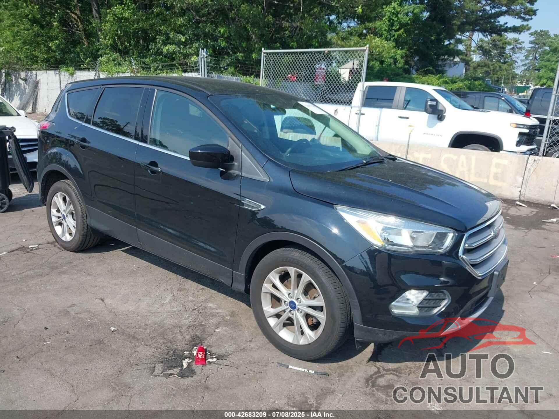 FORD ESCAPE 2017 - 1FMCU0GD0HUB13179