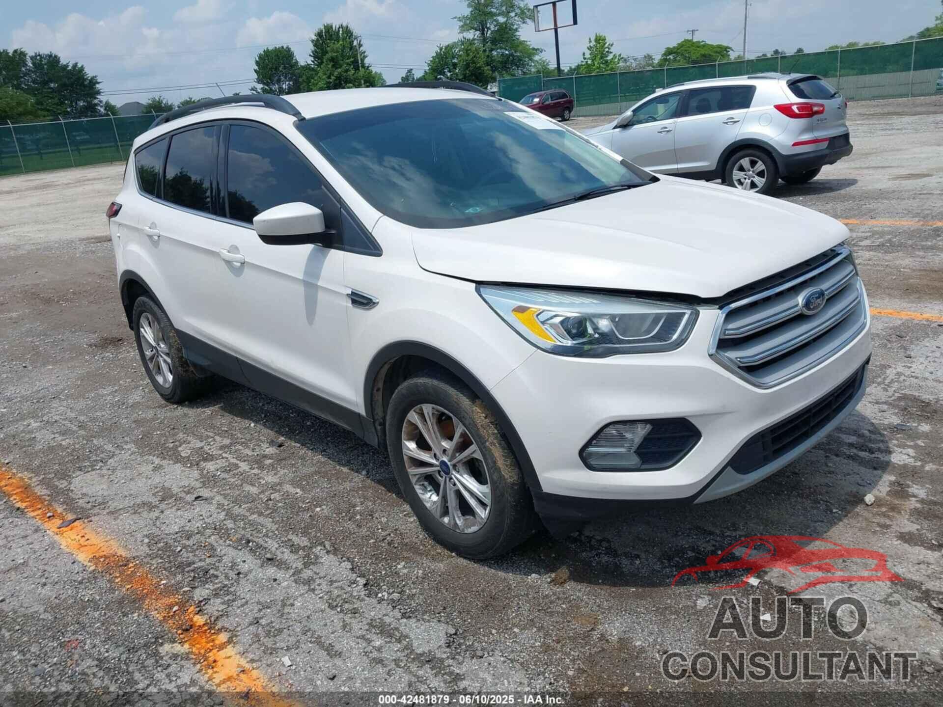 FORD ESCAPE 2017 - 1FMCU0GD8HUC09092