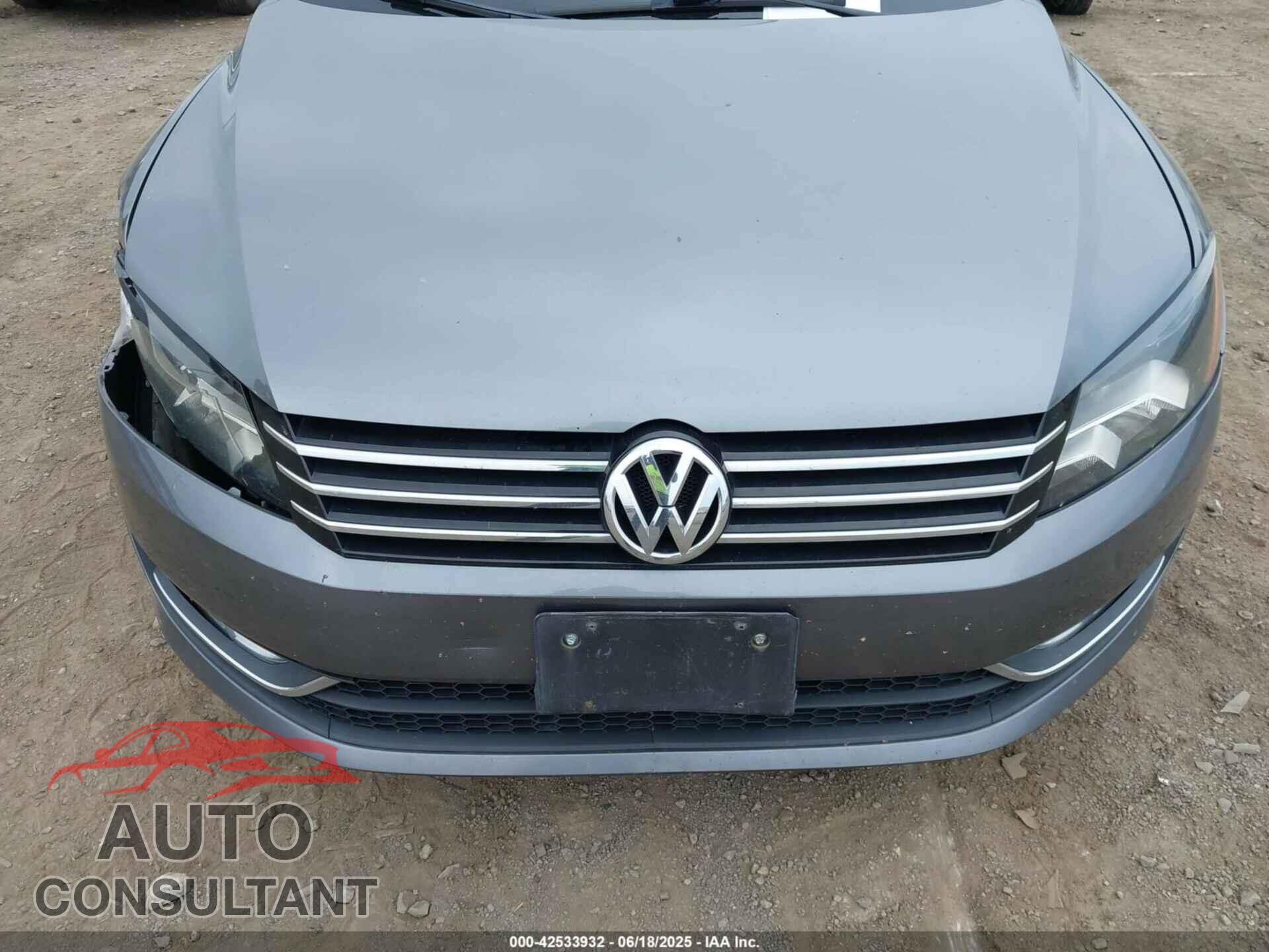 VOLKSWAGEN PASSAT 2015 - 1VWAT7A37FC111159