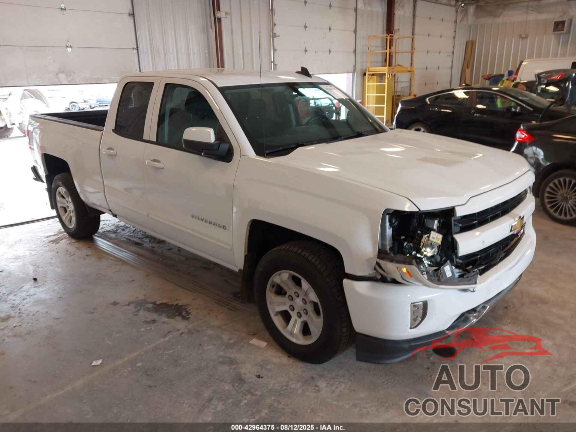 CHEVROLET SILVERADO 1500 2018 - 1GCVKREC2JZ353568