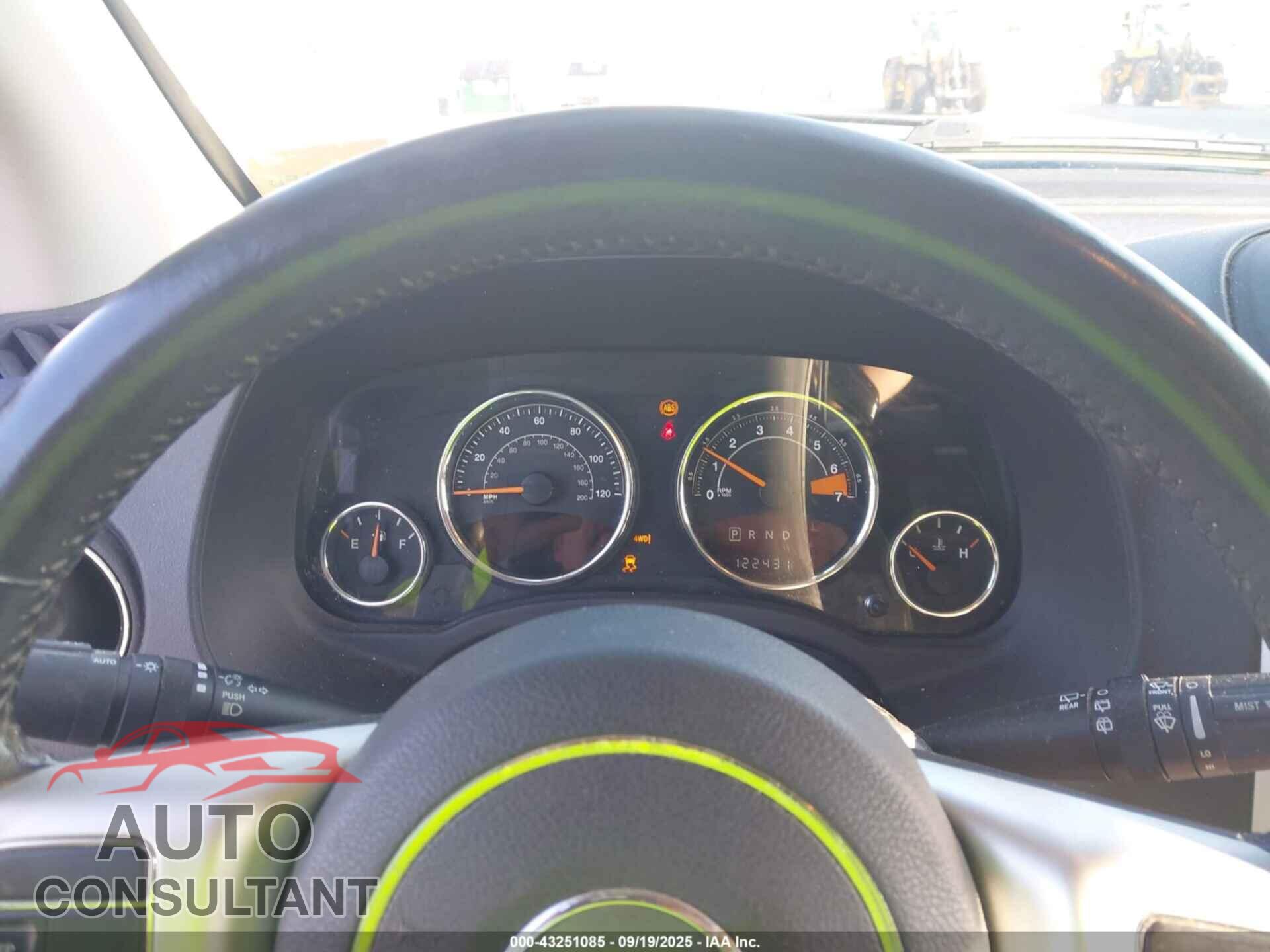 JEEP COMPASS 2017 - 1C4NJDEB3HD192636