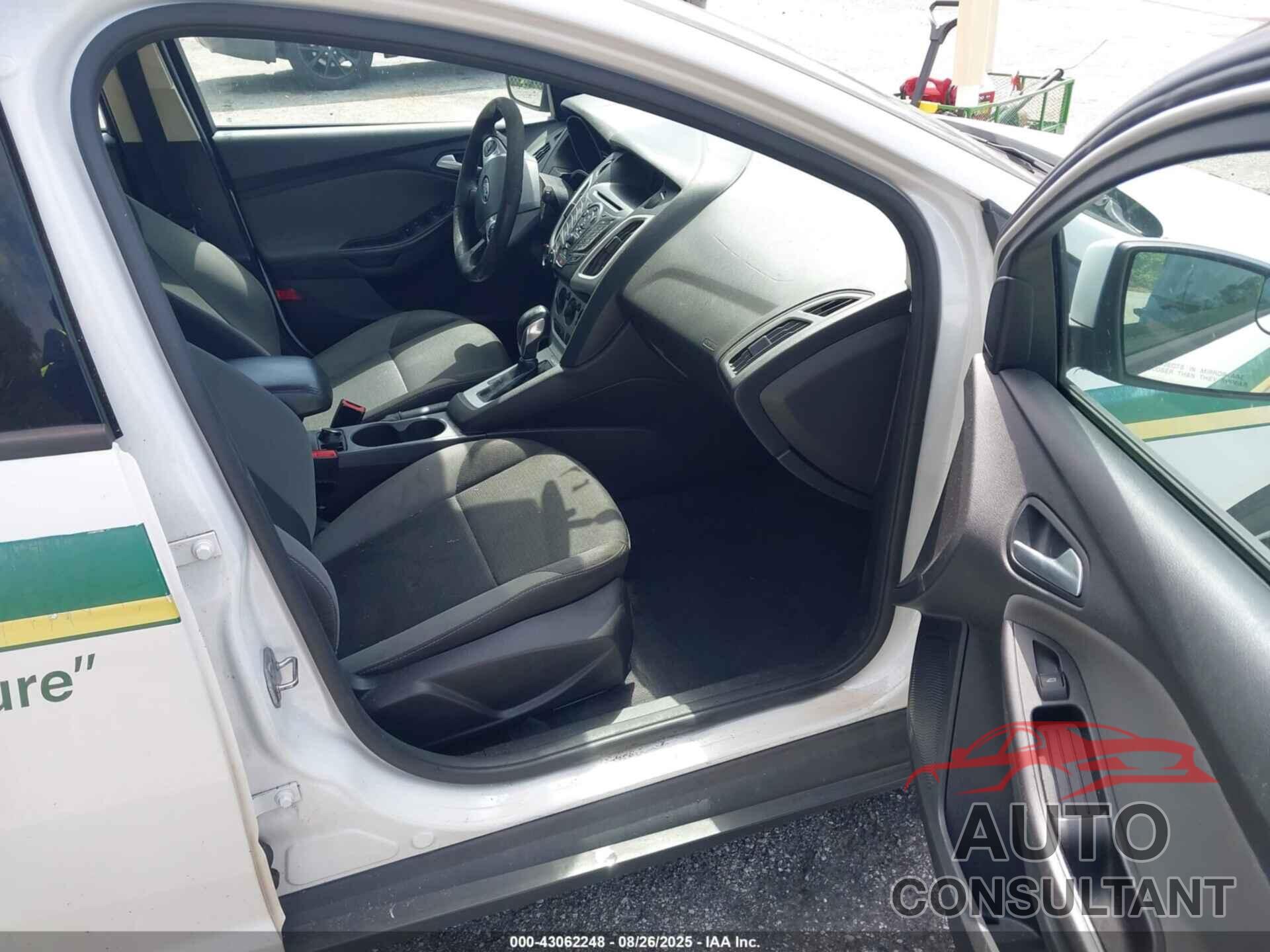 FORD FOCUS 2014 - 1FADP3K2XEL376052