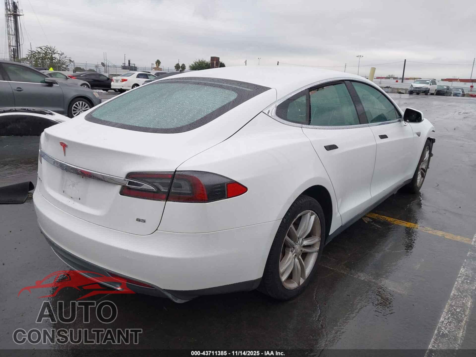 TESLA MODEL S 2013 - 5YJSA1CN2DFP12584