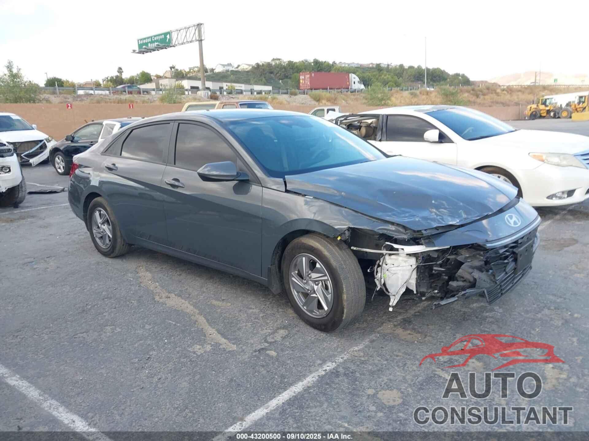 HYUNDAI ELANTRA 2024 - KMHLL4DG1RU816915