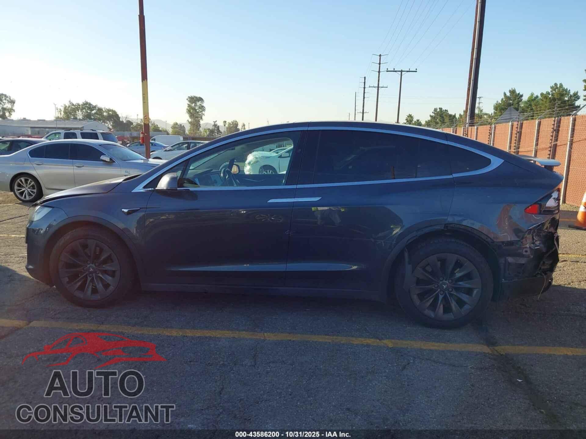 TESLA MODEL X 2017 - 5YJXCBE25HF079108