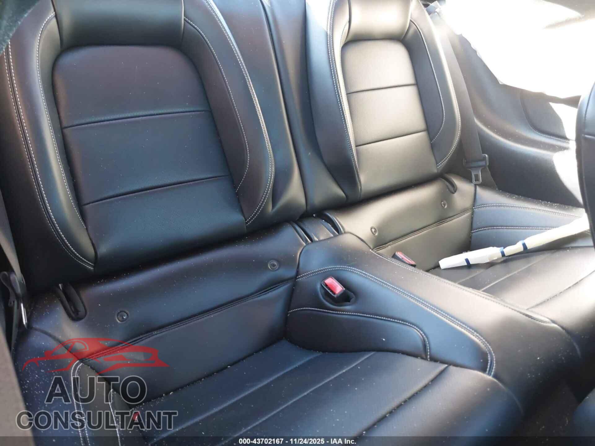 FORD MUSTANG 2015 - 1FA6P8TH2F5300940