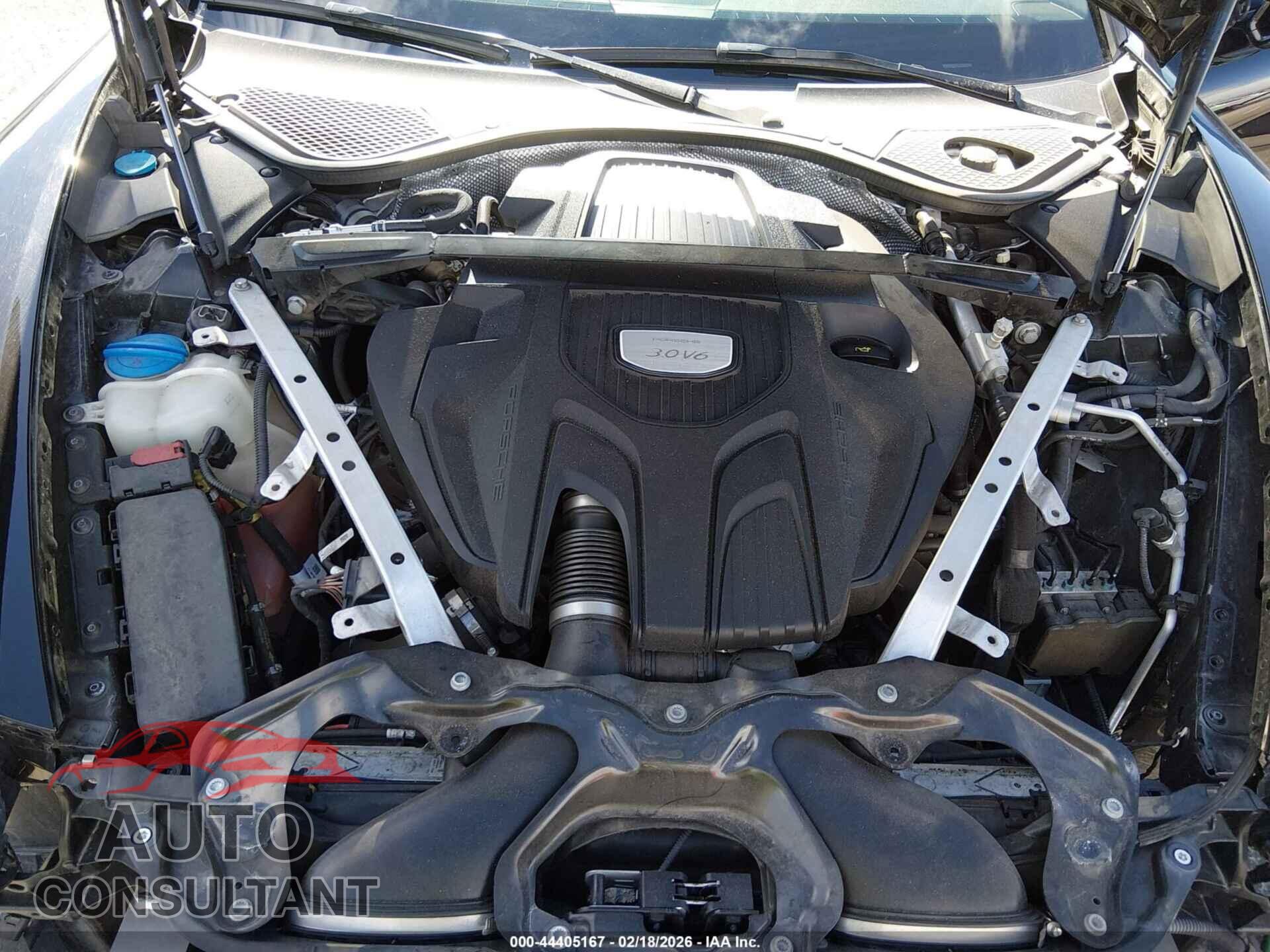 PORSCHE PANAMERA 2018 - WP0AA2A79JL102017