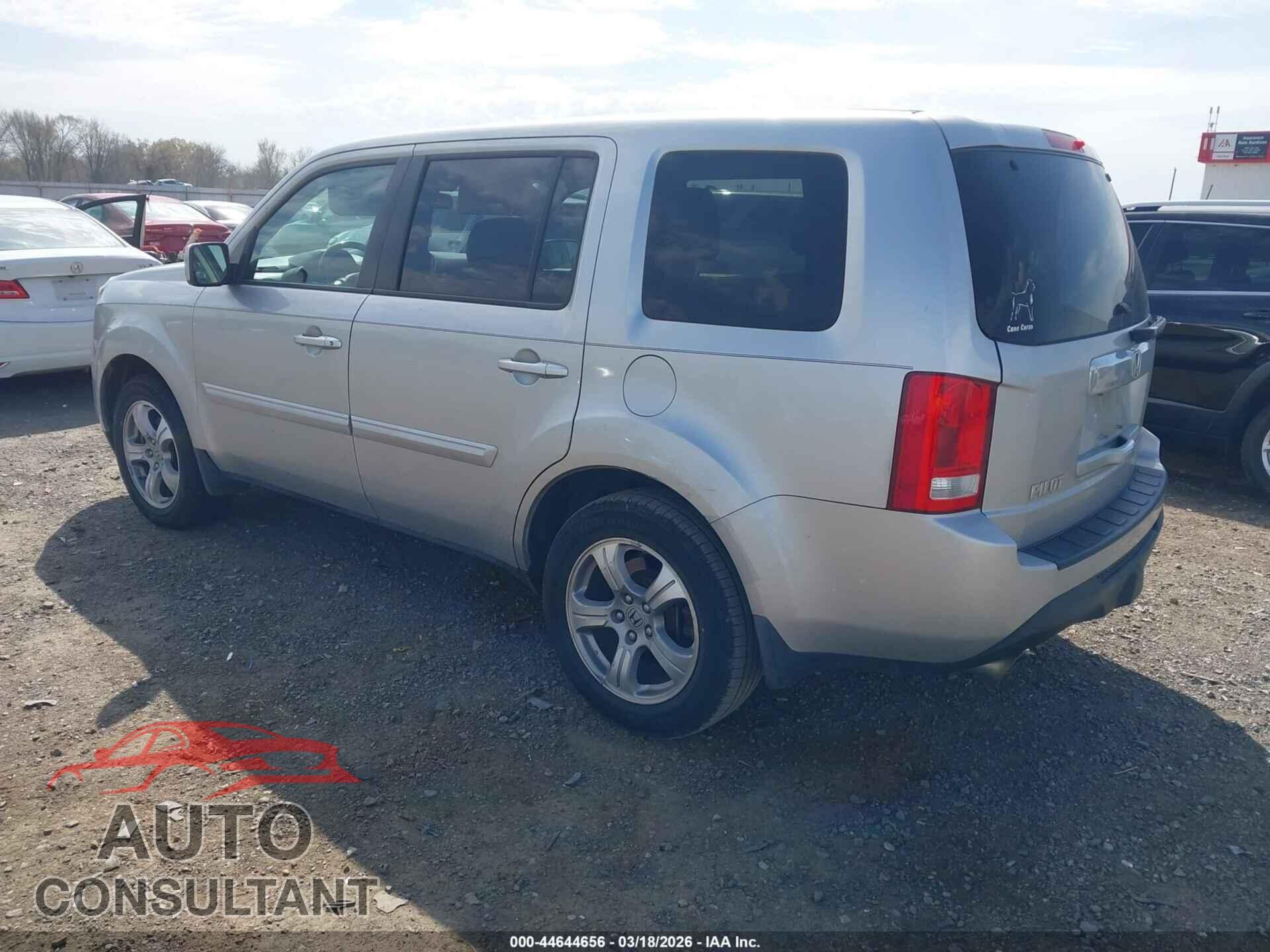 HONDA PILOT 2013 - 5FNYF3H50DB005113