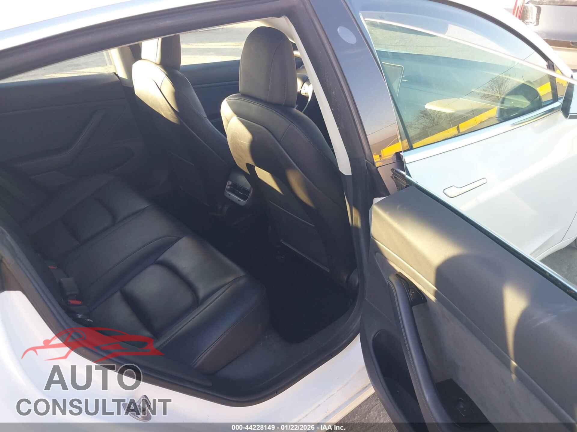 TESLA MODEL 3 2019 - 5YJ3E1EB2KF511356