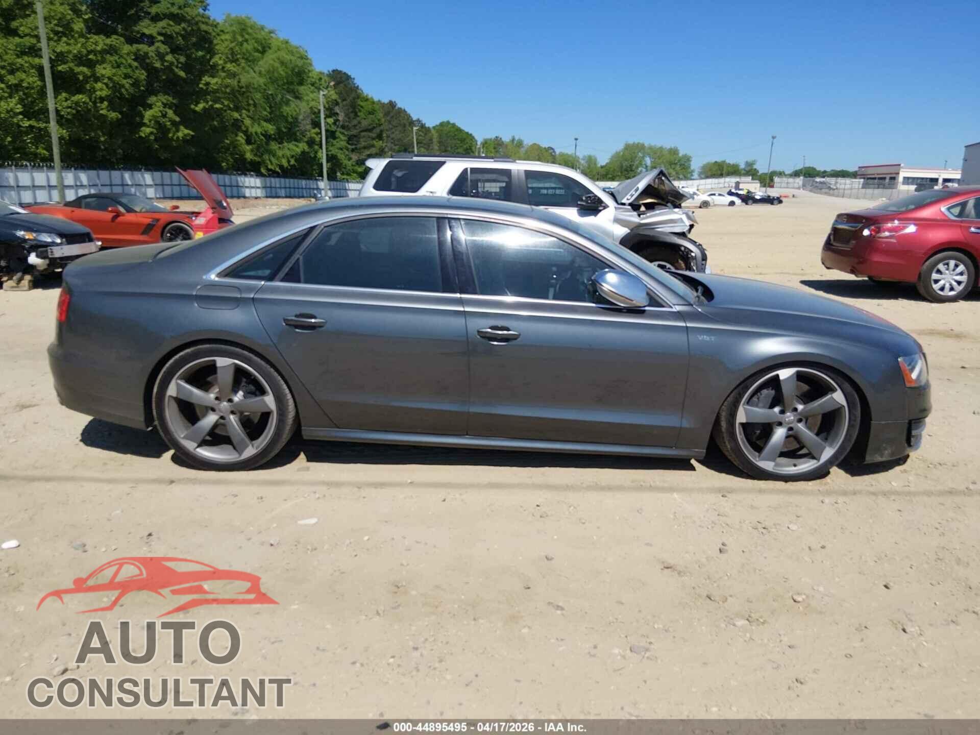 AUDI S8 2013 - WAUD2AFD0DN011341