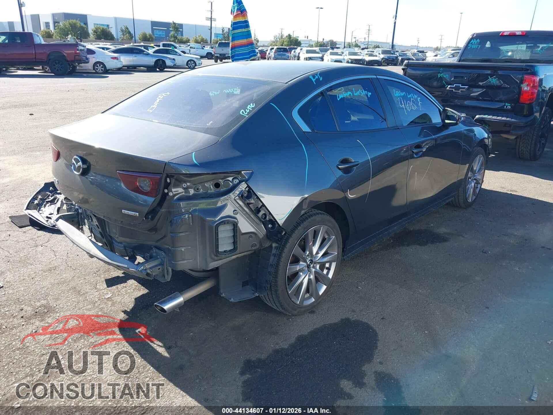 MAZDA MAZDA3 2019 - JM1BPACL1K1110357