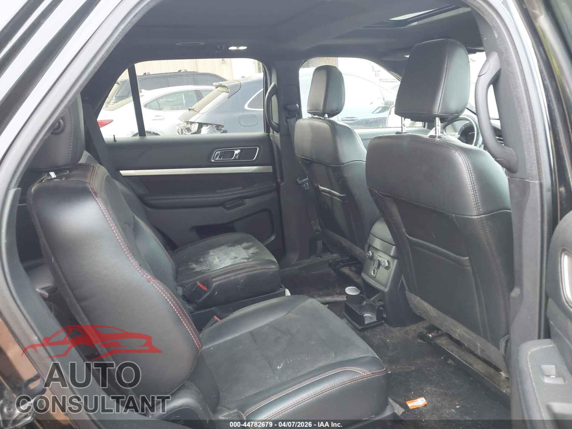FORD EXPLORER 2018 - 1FM5K7D81JGB15347