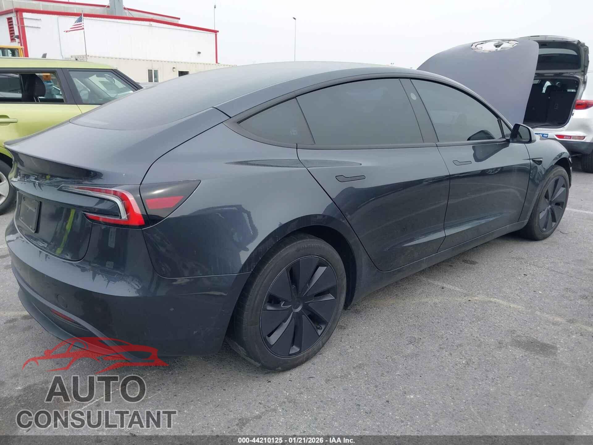 TESLA MODEL 3 2024 - 5YJ3E1EA0RF747862