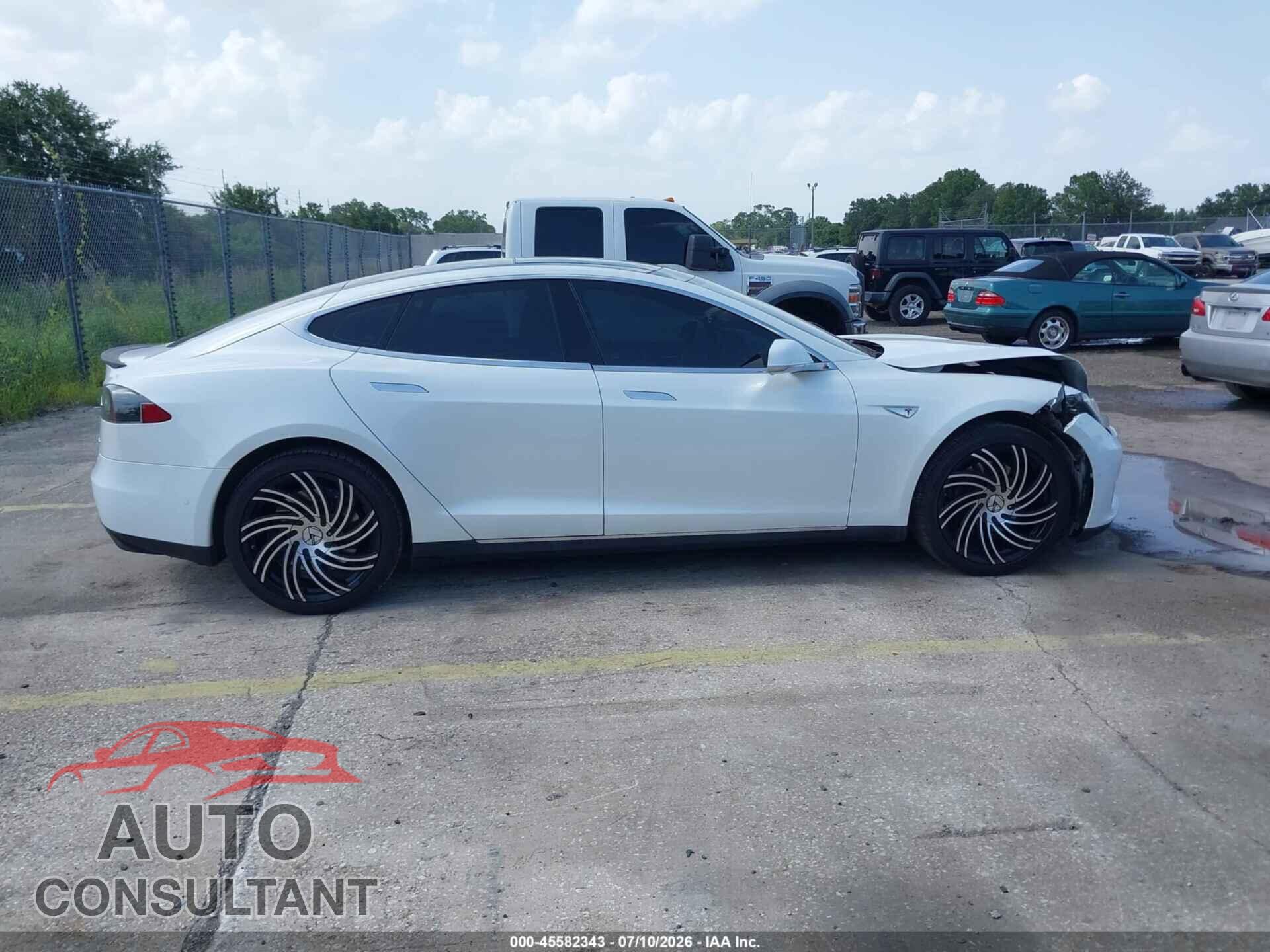 TESLA MODEL S 2015 - 5YJSA1E24FF109223