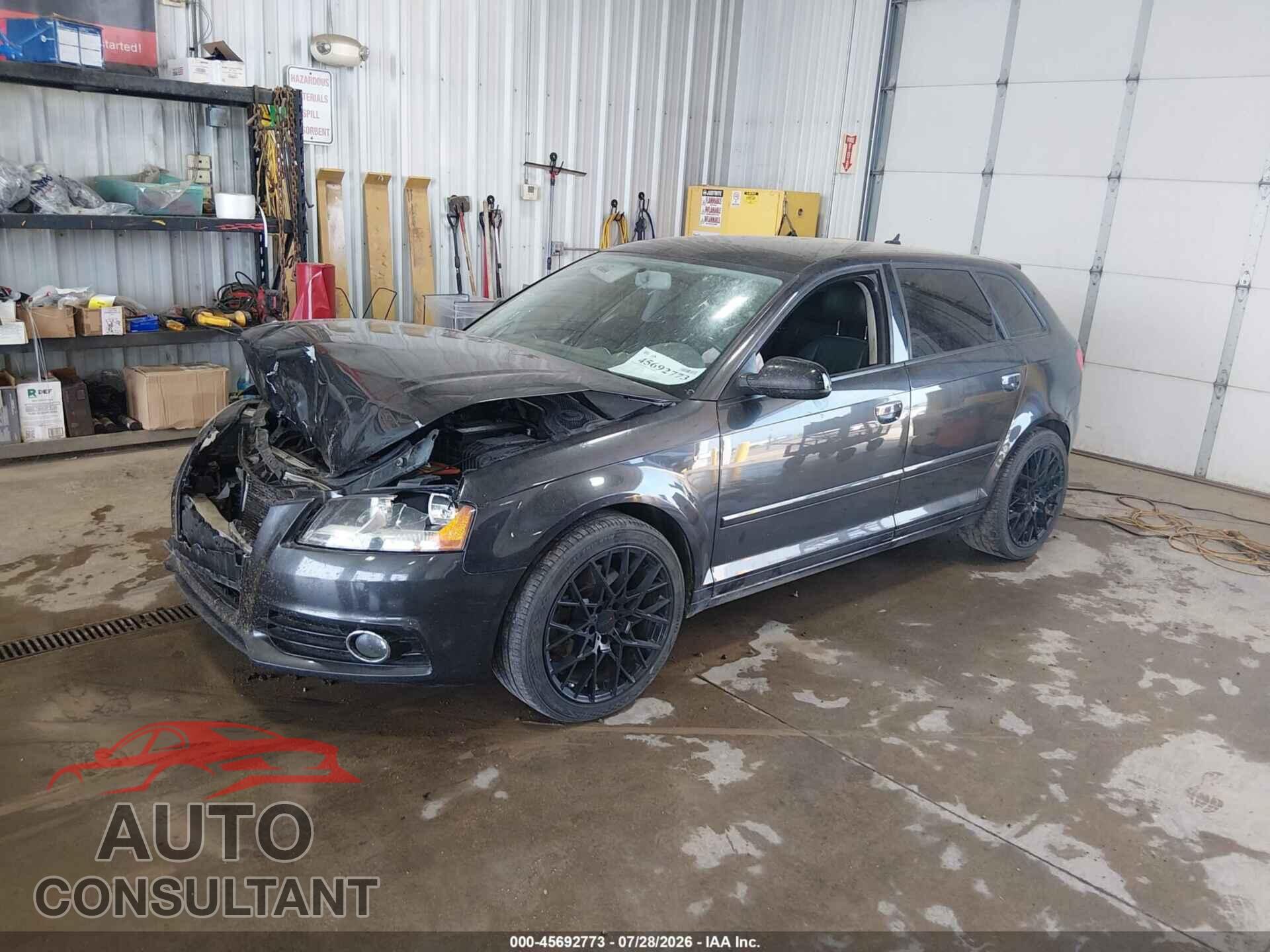 AUDI A3 2011 - WAUDFAFM6BA069172