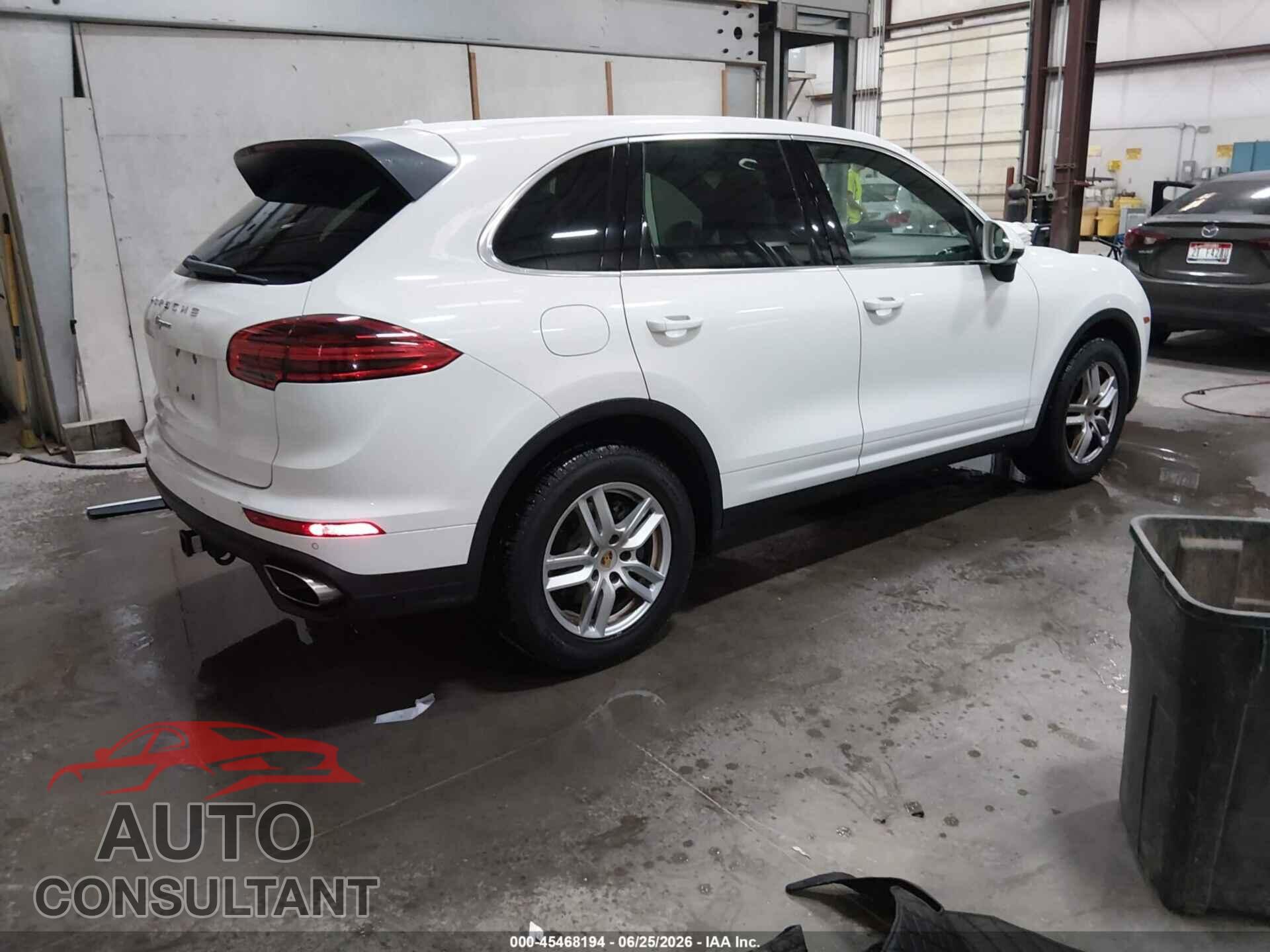 PORSCHE CAYENNE 2016 - WP1AA2A24GLA06579