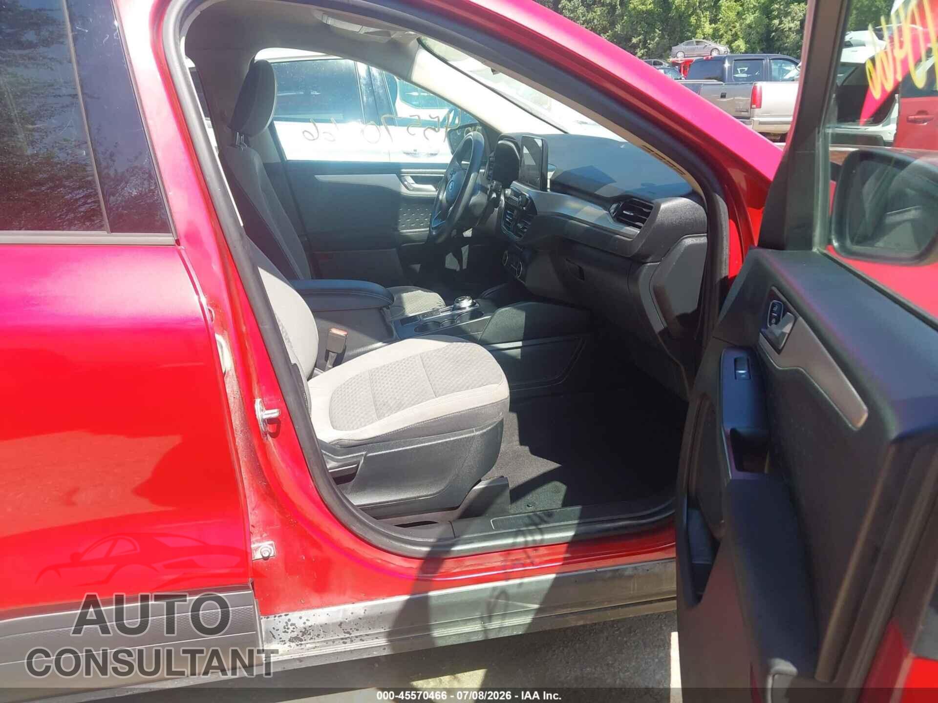 FORD ESCAPE 2020 - 1FMCU0G68LUA33672