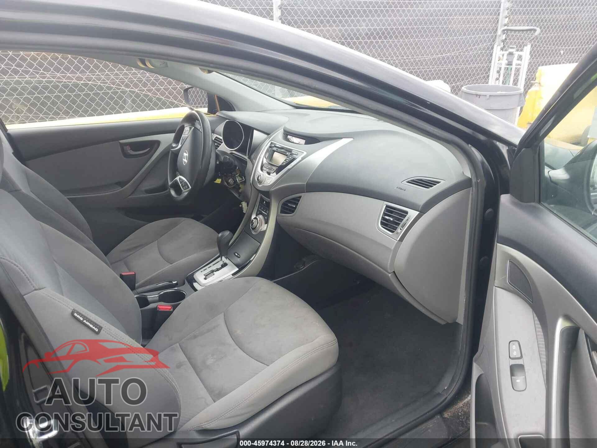 HYUNDAI ELANTRA 2012 - KMHDH4AE2CU242437