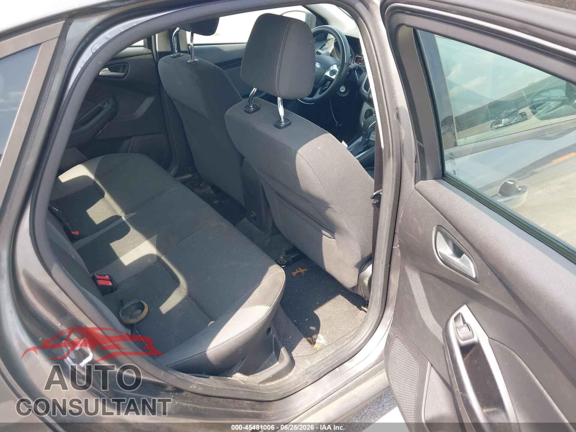 FORD FOCUS 2012 - 1FAHP3F20CL319643