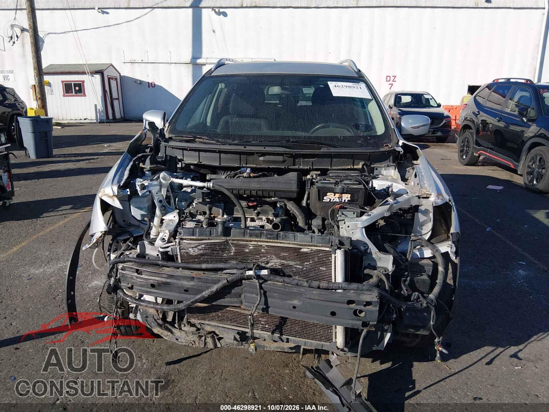 NISSAN ROGUE 2017 - KNMAT2MV2HP543799