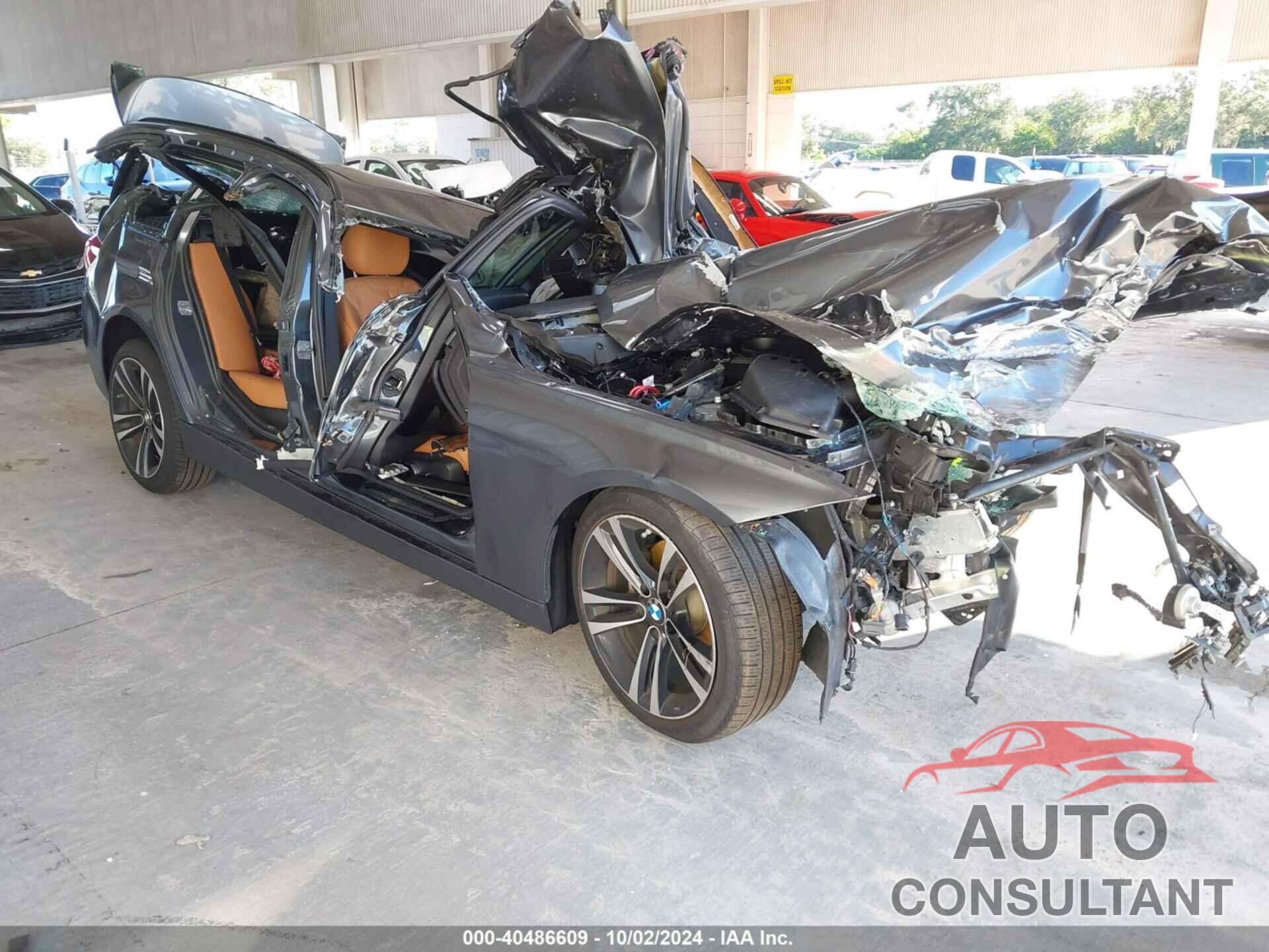BMW 330 2018 - WBA8K3C52JA483876