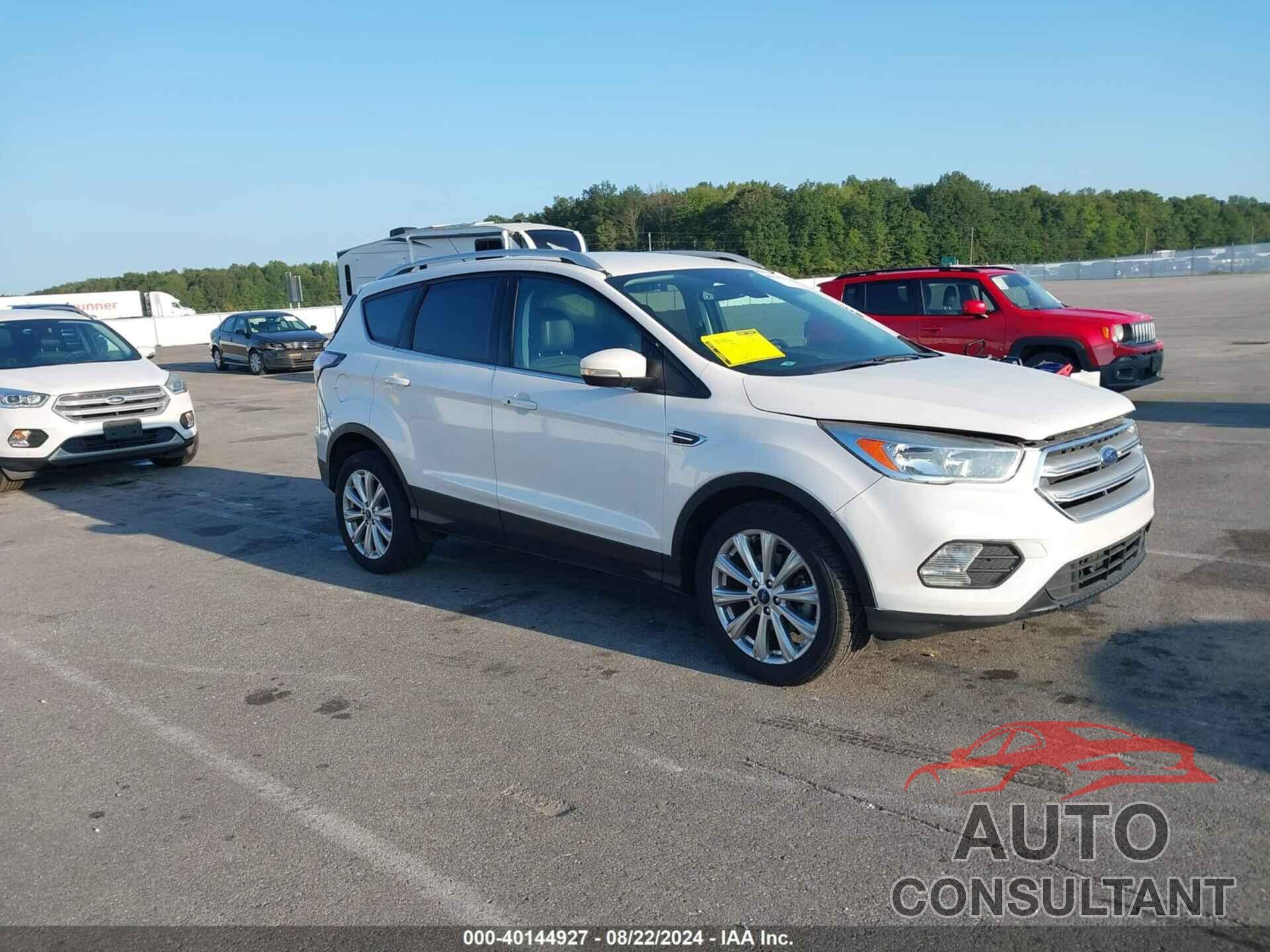 FORD ESCAPE 2017 - 1FMCU0JD9HUD36880