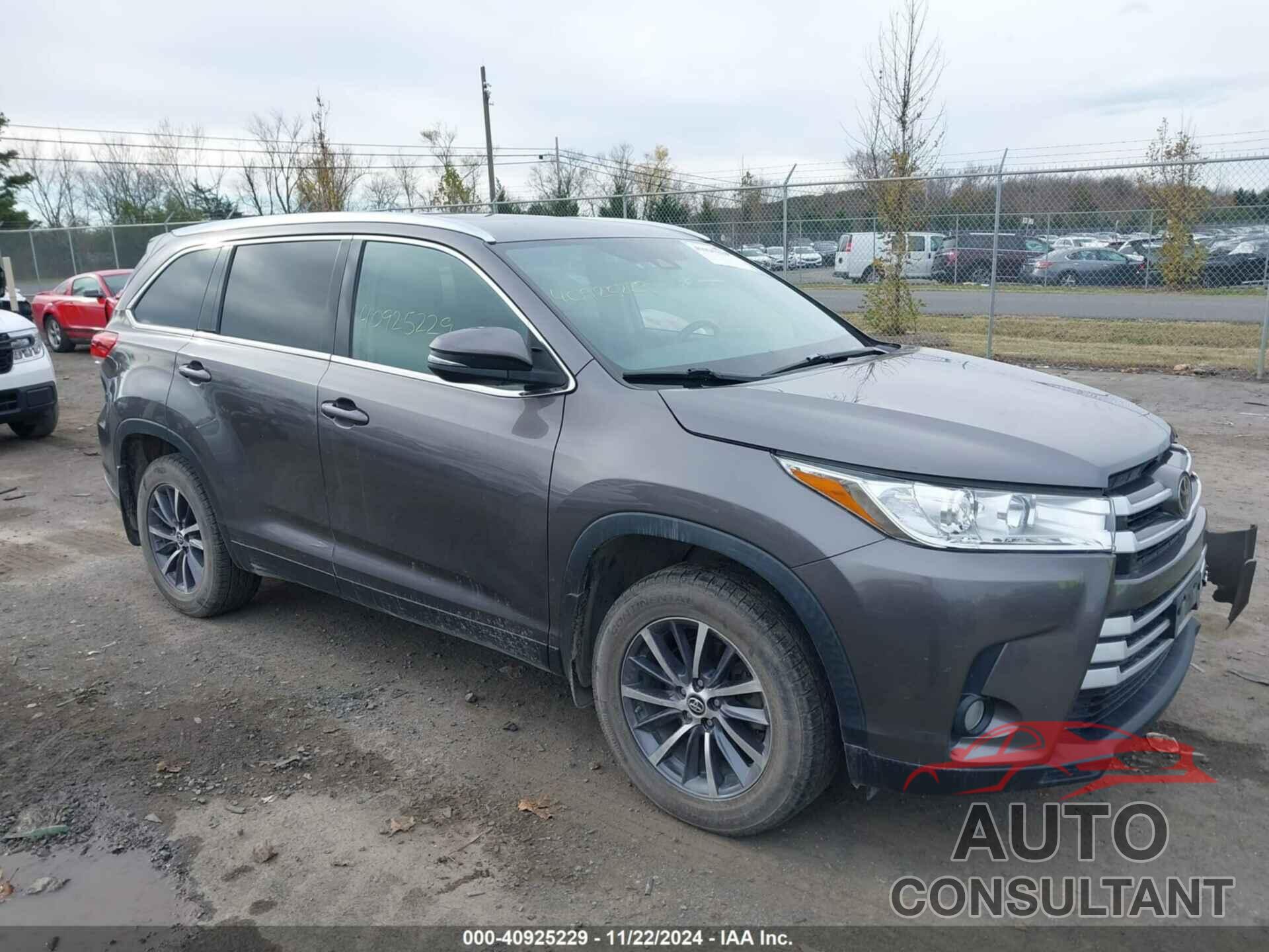 TOYOTA HIGHLANDER 2019 - 5TDJZRFH3KS607117