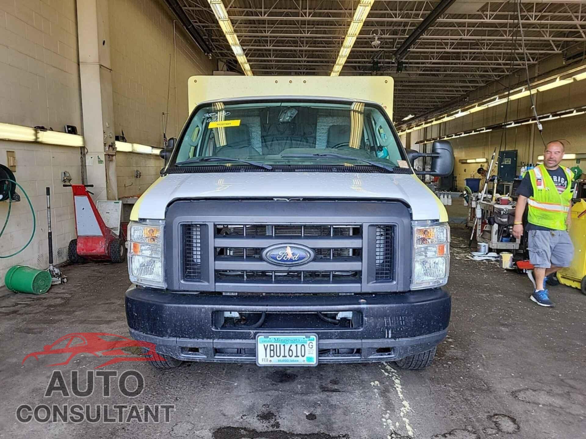FORD ECONOLINE 2017 - 1FDXE4FS3HDC69030