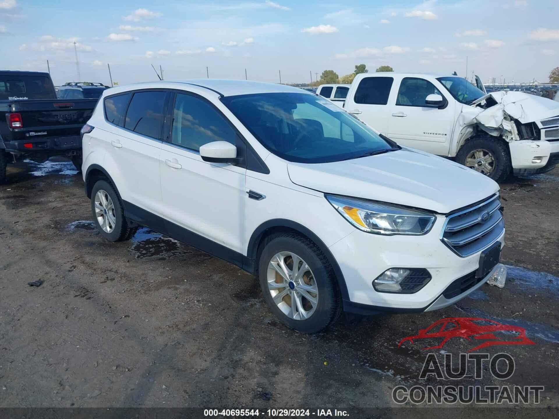 FORD ESCAPE 2017 - 1FMCU0GD9HUE46416