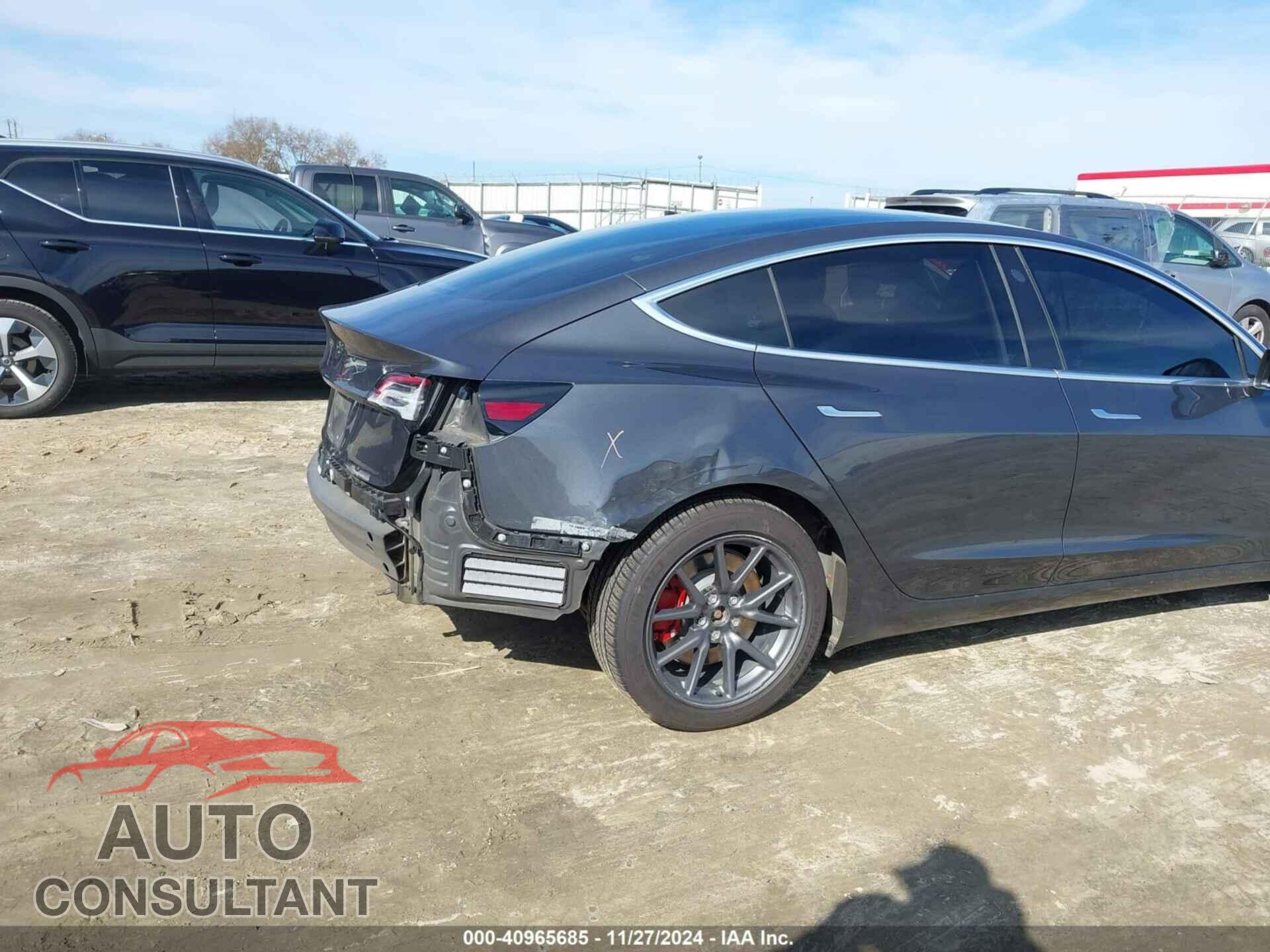 TESLA MODEL 3 2018 - 5YJ3E1EA0JF101645