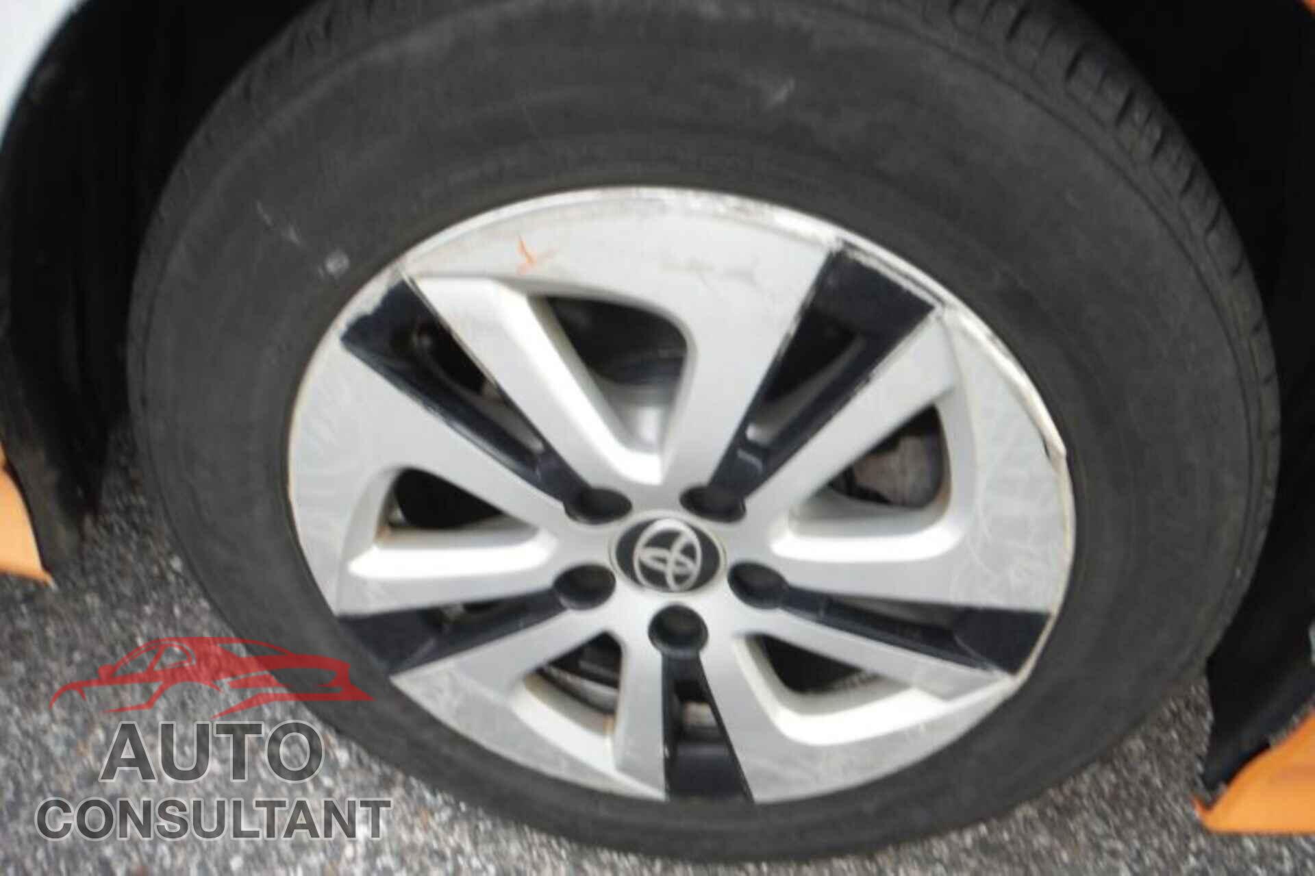 TOYOTA PRIUS 2017 - JTDKARFU4H3528655