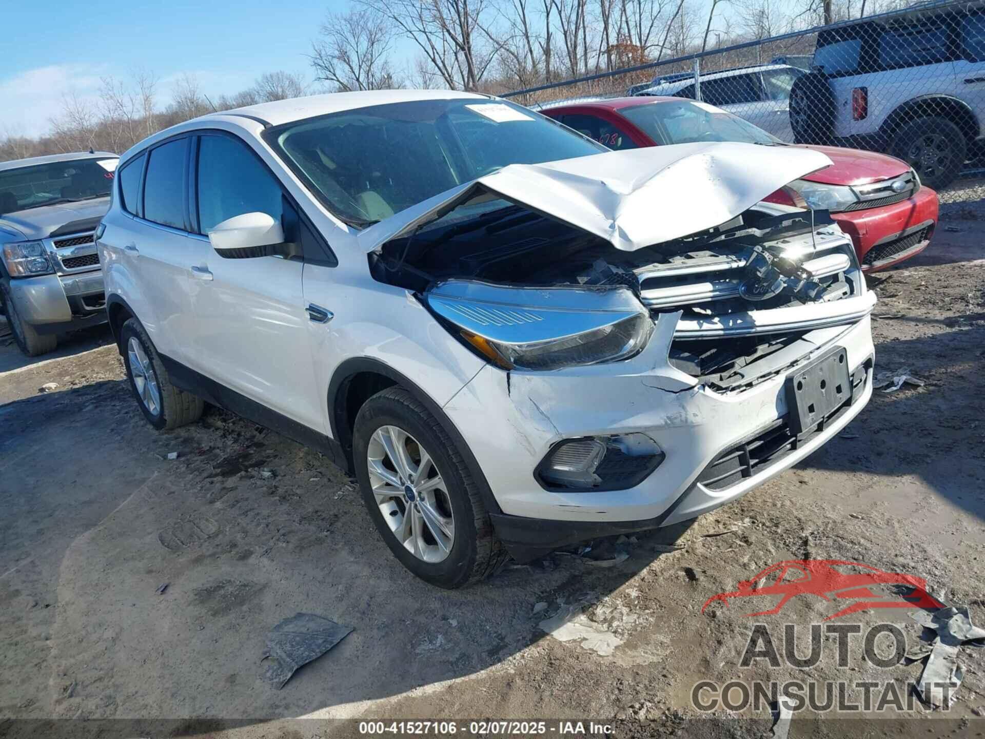 FORD ESCAPE 2017 - 1FMCU0GD5HUE89750