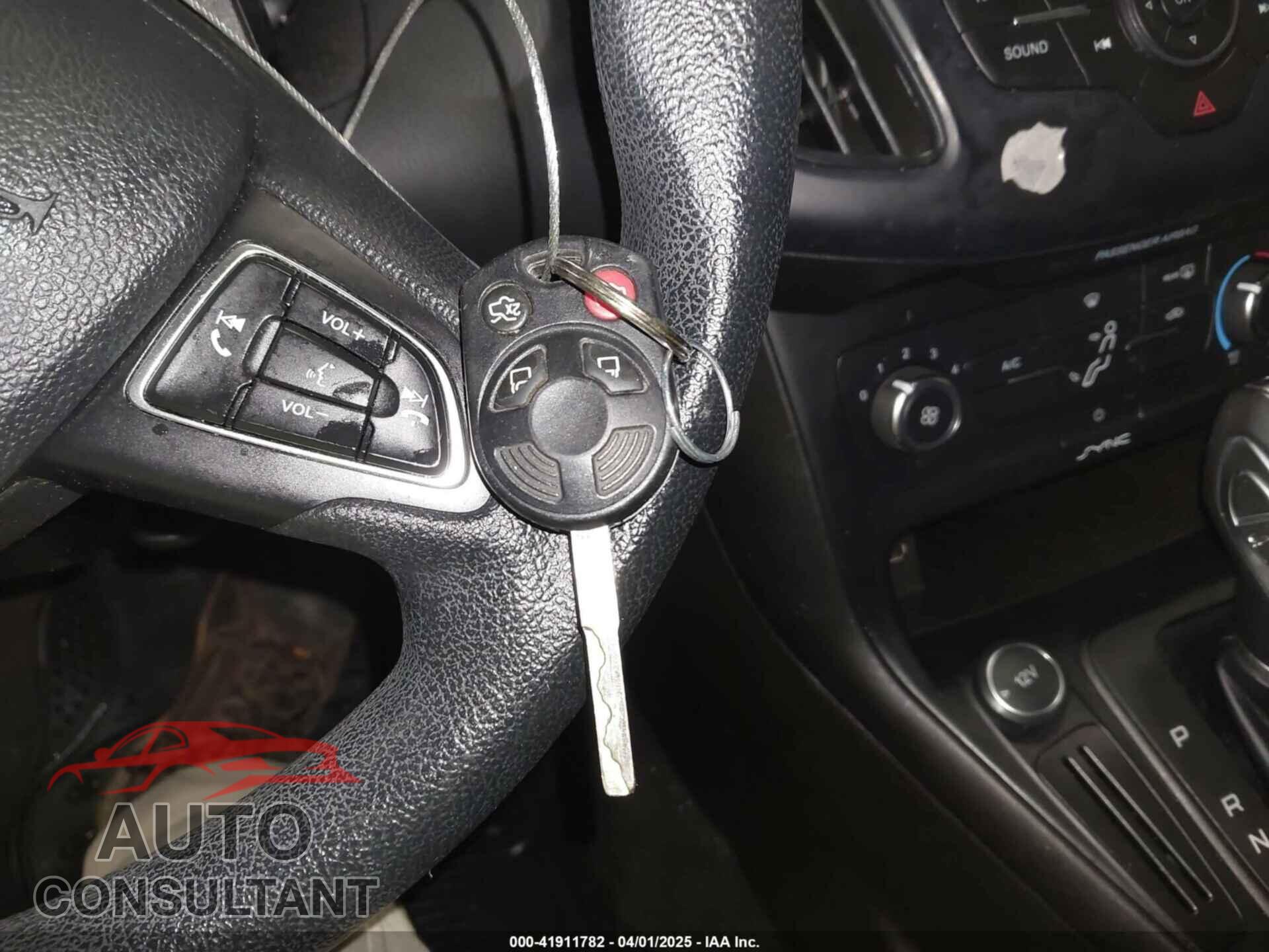 FORD FOCUS 2016 - 1FADP3K26GL310195