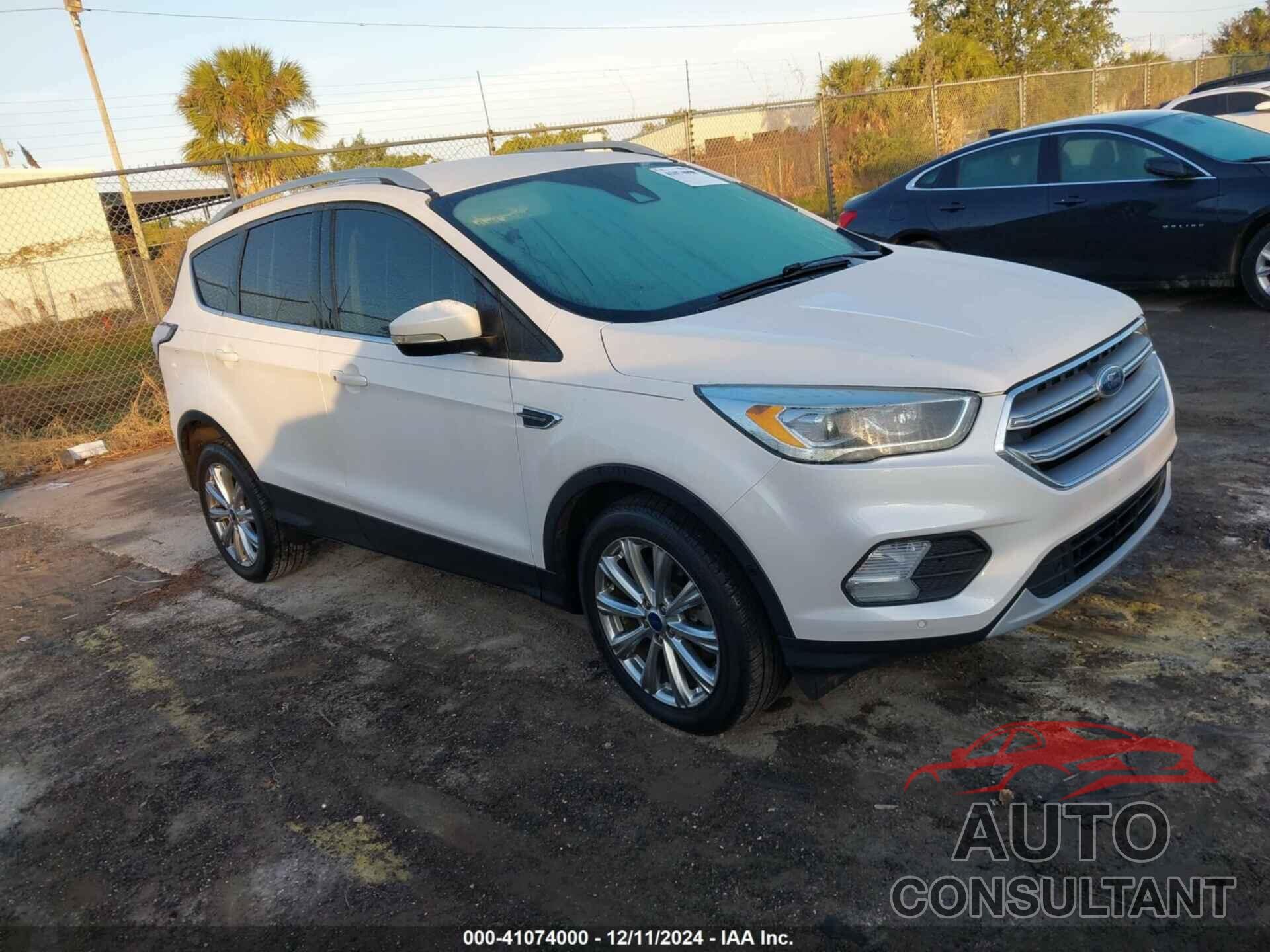 FORD ESCAPE 2017 - 1FMCU0J92HUA46198