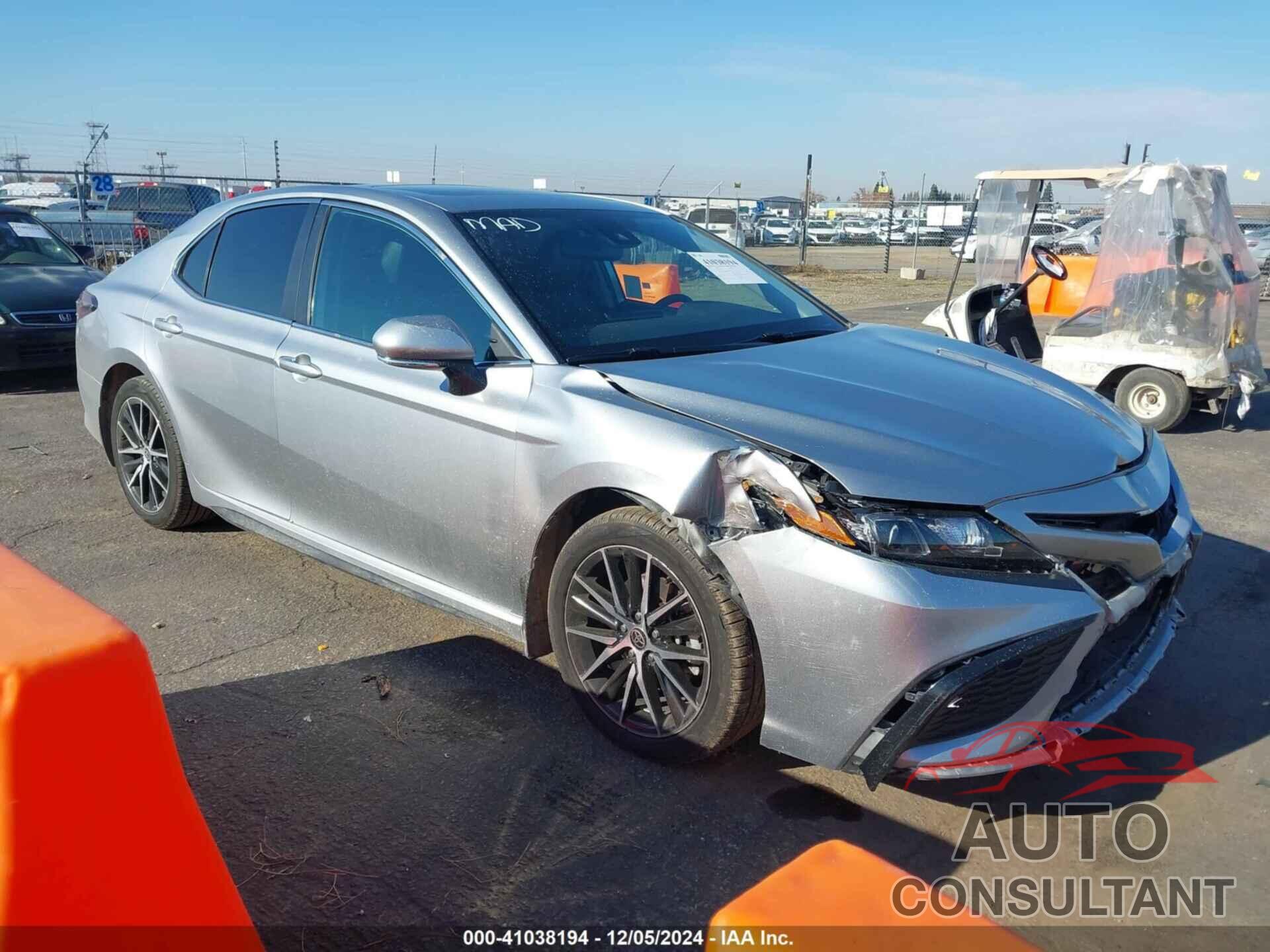 TOYOTA CAMRY 2022 - 4T1T11AK3NU630736