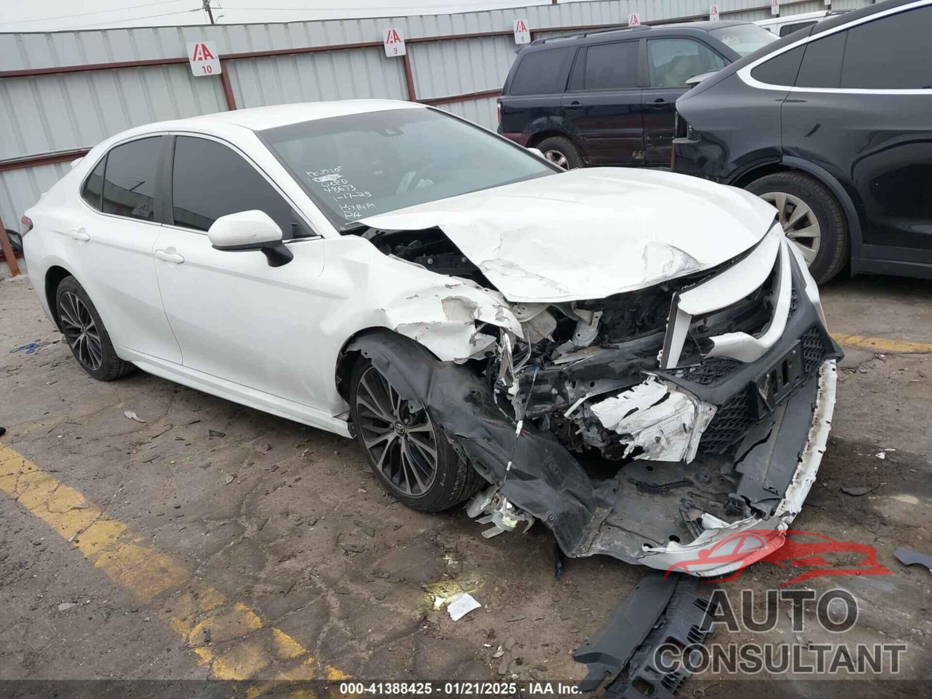 TOYOTA CAMRY 2018 - 4T1B11HK2JU668342