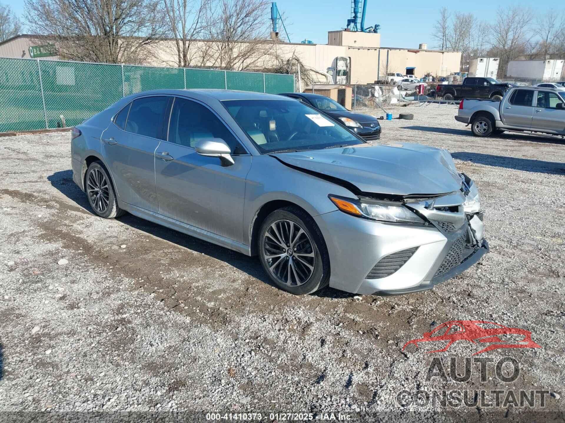 TOYOTA CAMRY 2018 - 4T1B11HK9JU534735