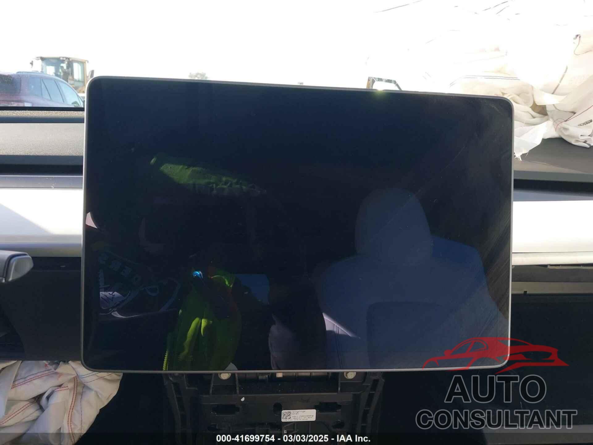 TESLA MODEL Y 2021 - 5YJYGAEE5MF158253