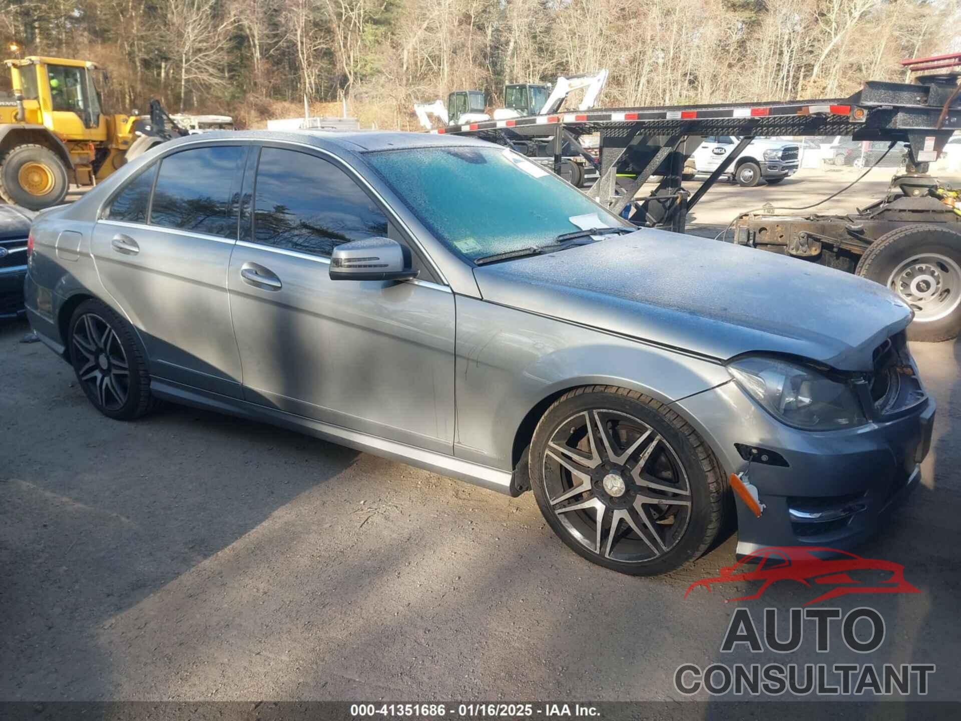 MERCEDES-BENZ C 300 2013 - WDDGF8AB8DR268264