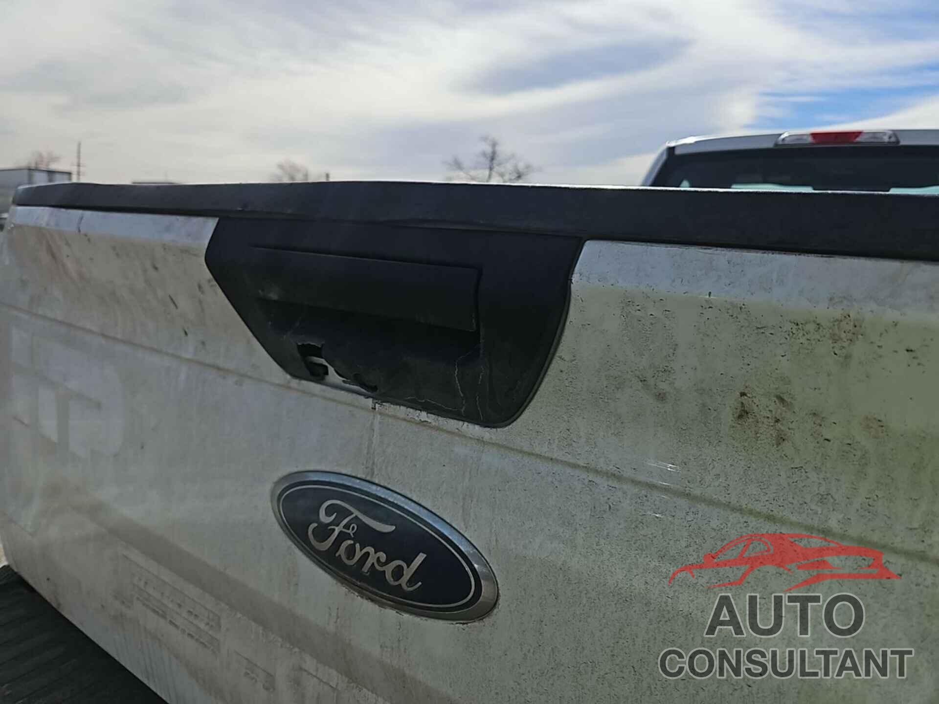 FORD F150 2018 - 1FTMF1E58JKF17756