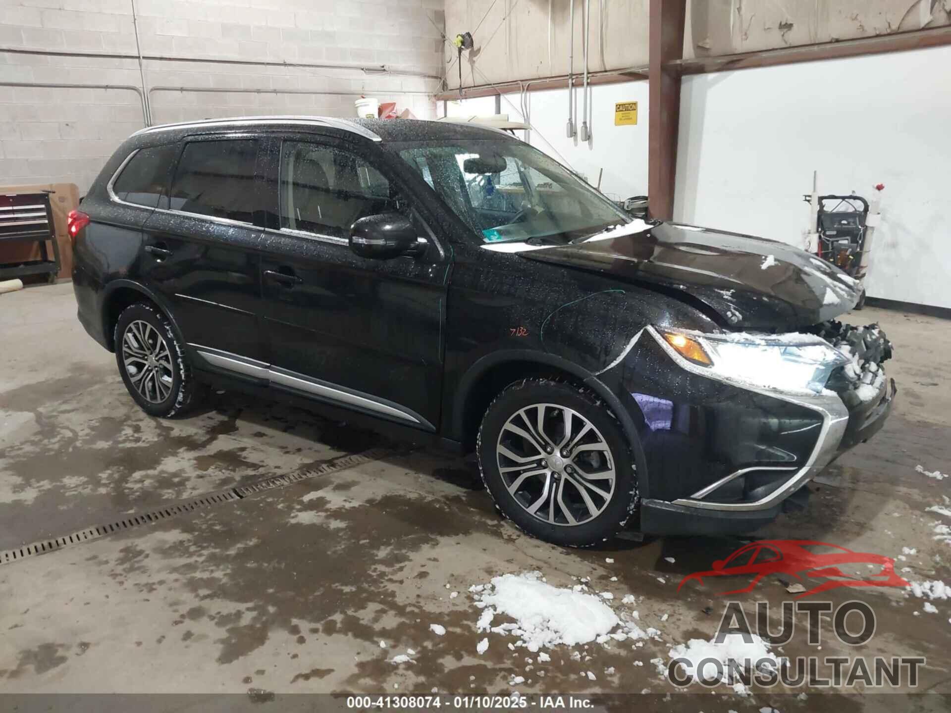 MITSUBISHI OUTLANDER 2018 - JA4AZ3A33JJ004649