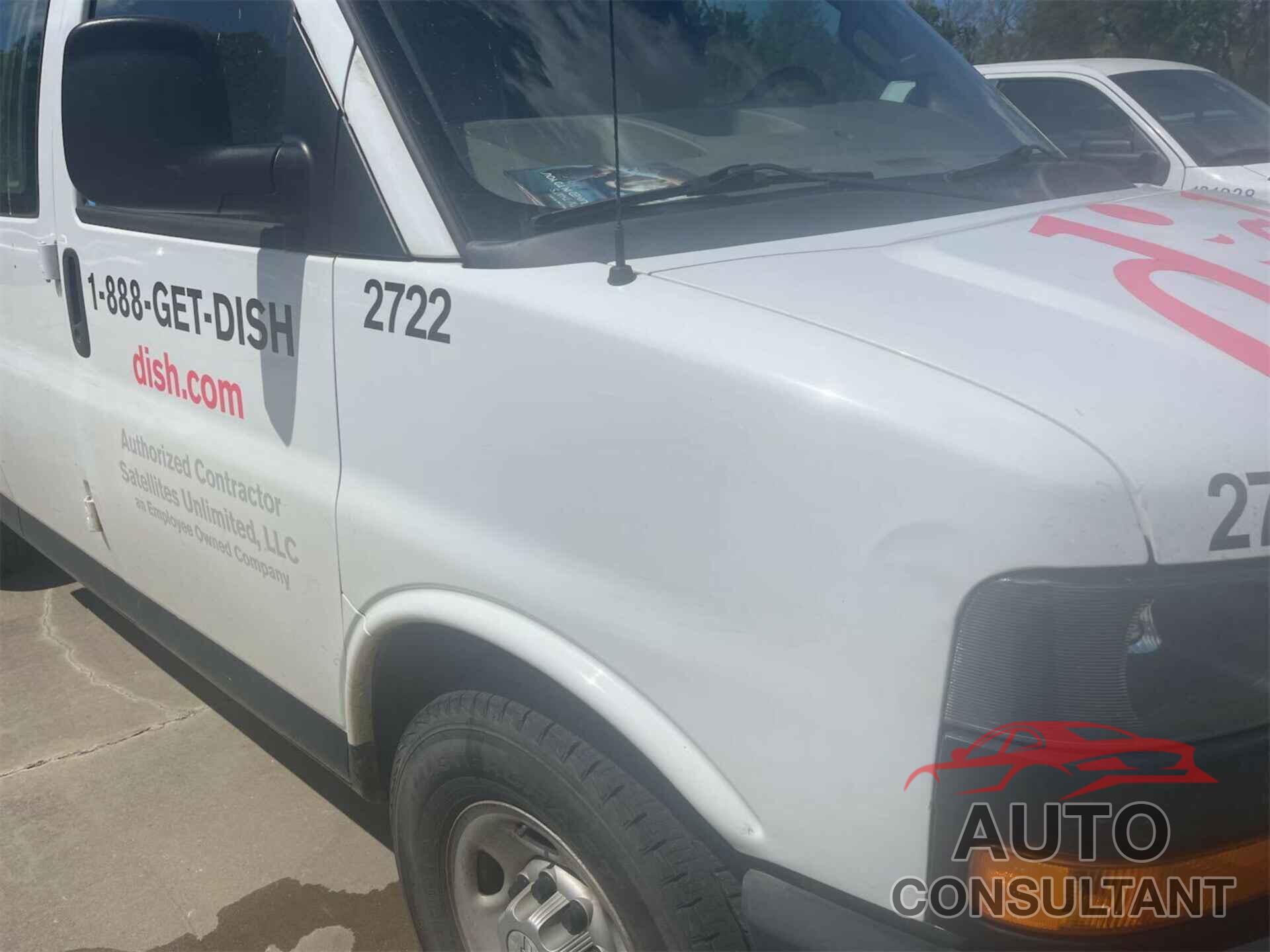 CHEVROLET EXPRESS G2500 2018 - 1GCWGAFP9J1202346