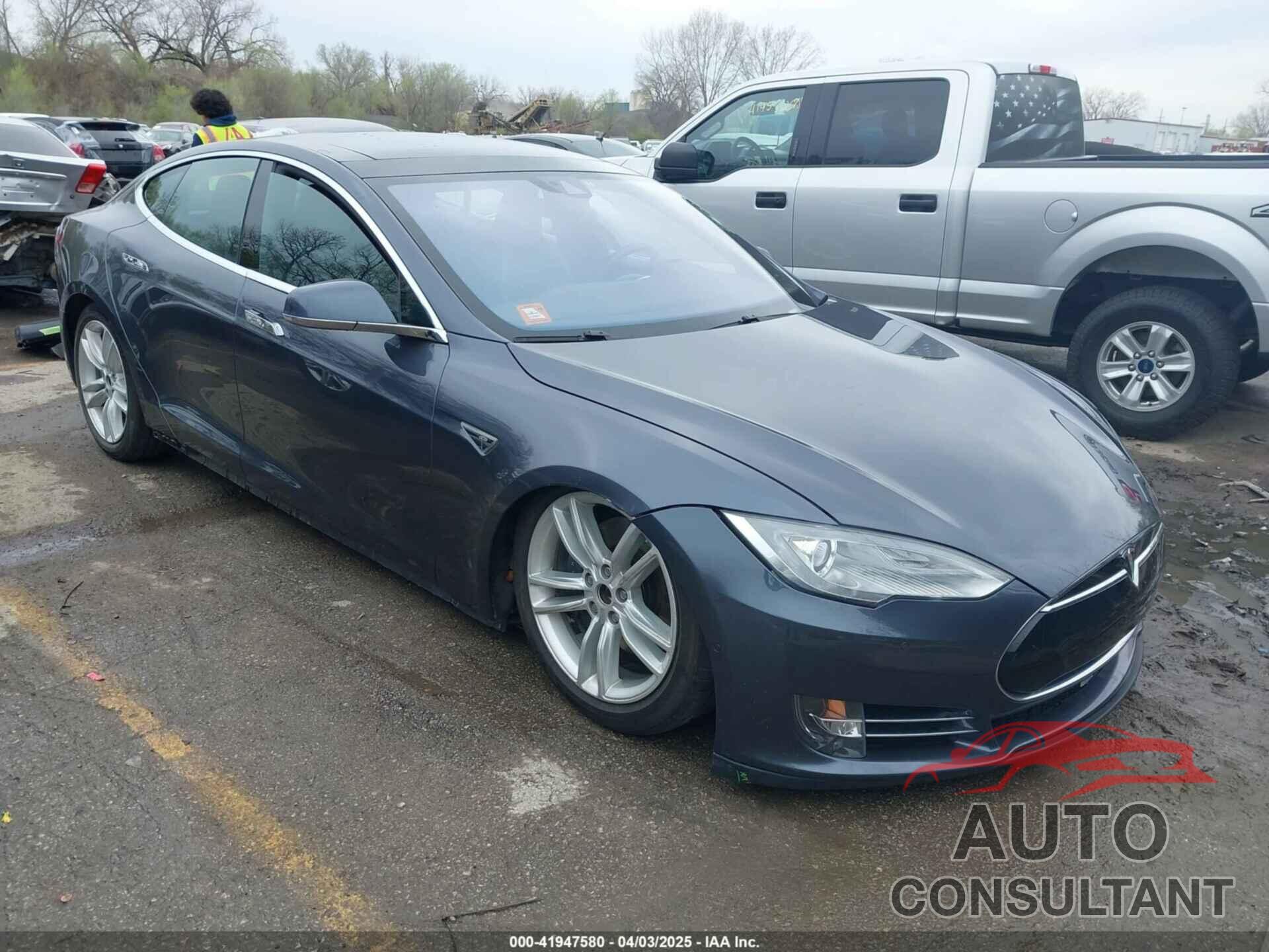TESLA MODEL S 2016 - 5YJSA1E27GF122503