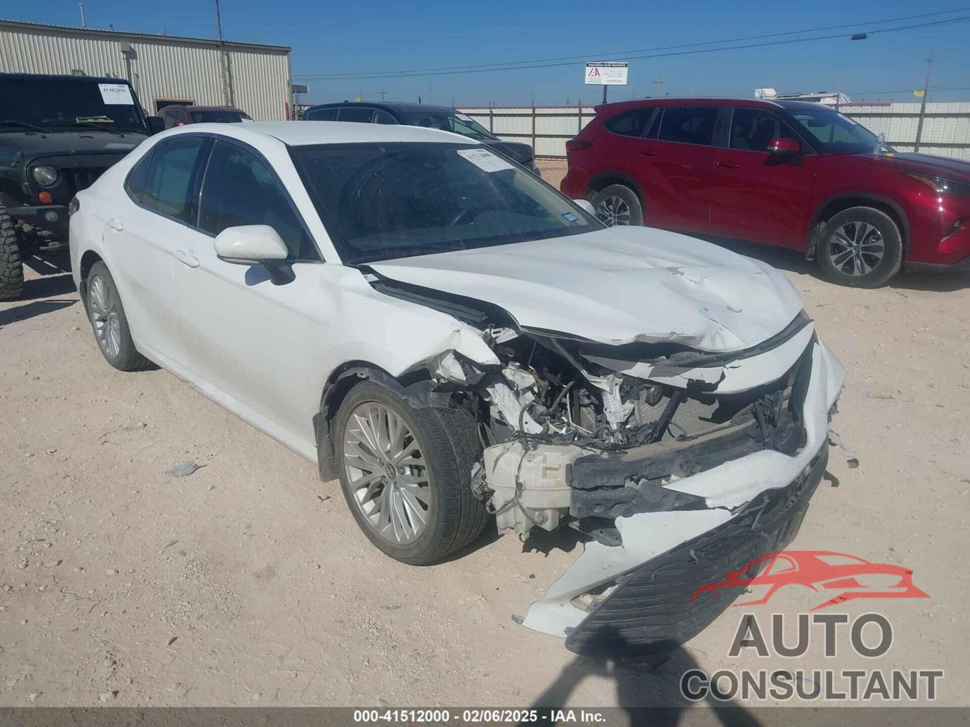 TOYOTA CAMRY 2018 - 4T1B11HK2JU051295