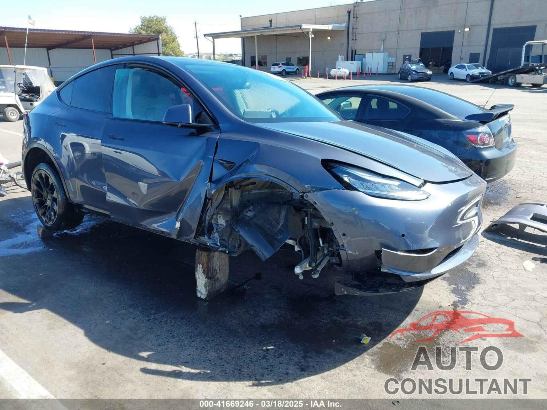 TESLA MODEL Y 2020 - 5YJYGDEF8LF000658