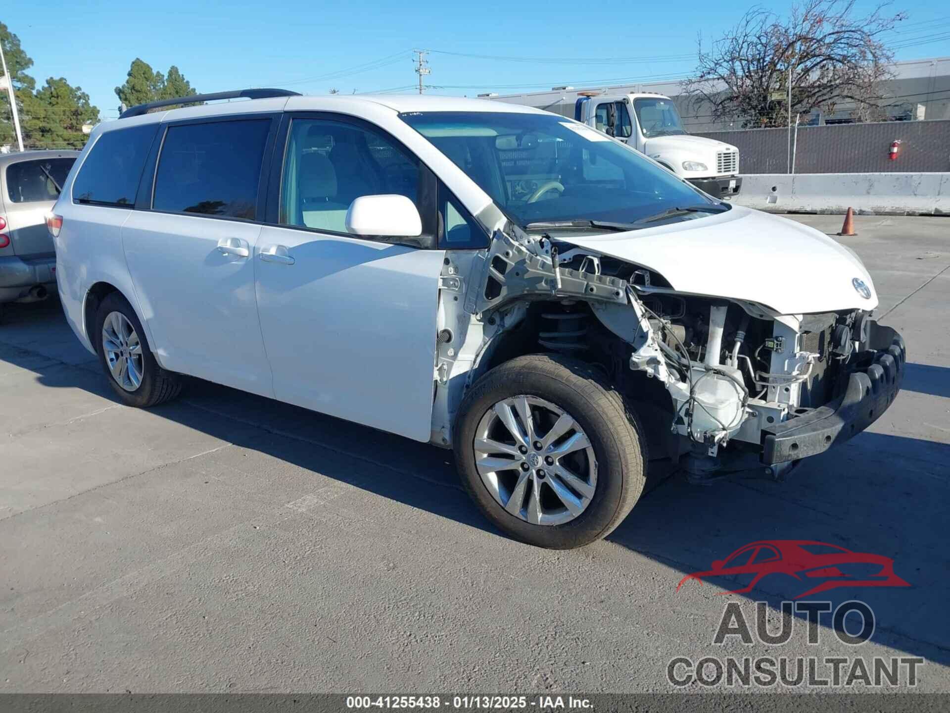 TOYOTA SIENNA 2011 - 5TDKK3DC0BS140364